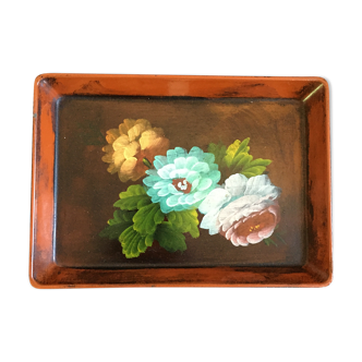 Lase tray decorated blue flowers