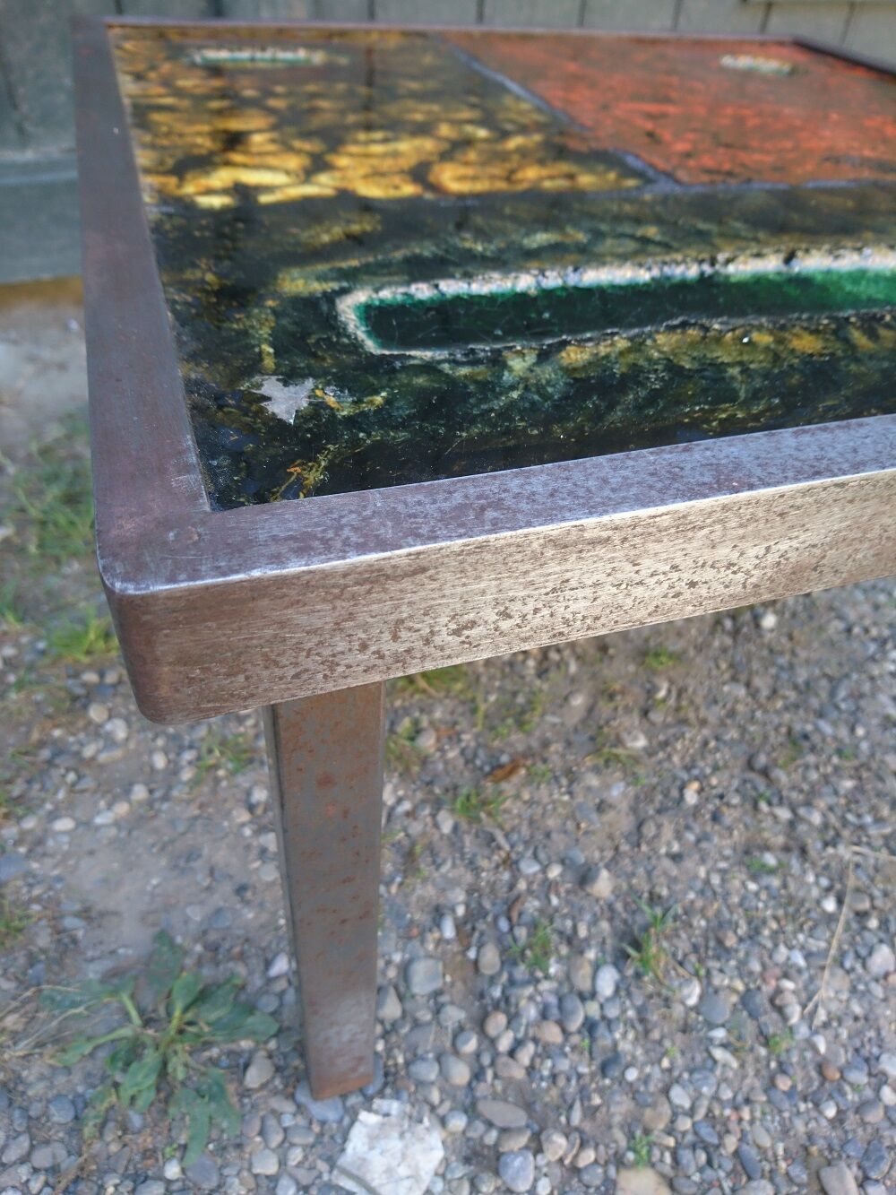Set of 2 tables enamelled lava