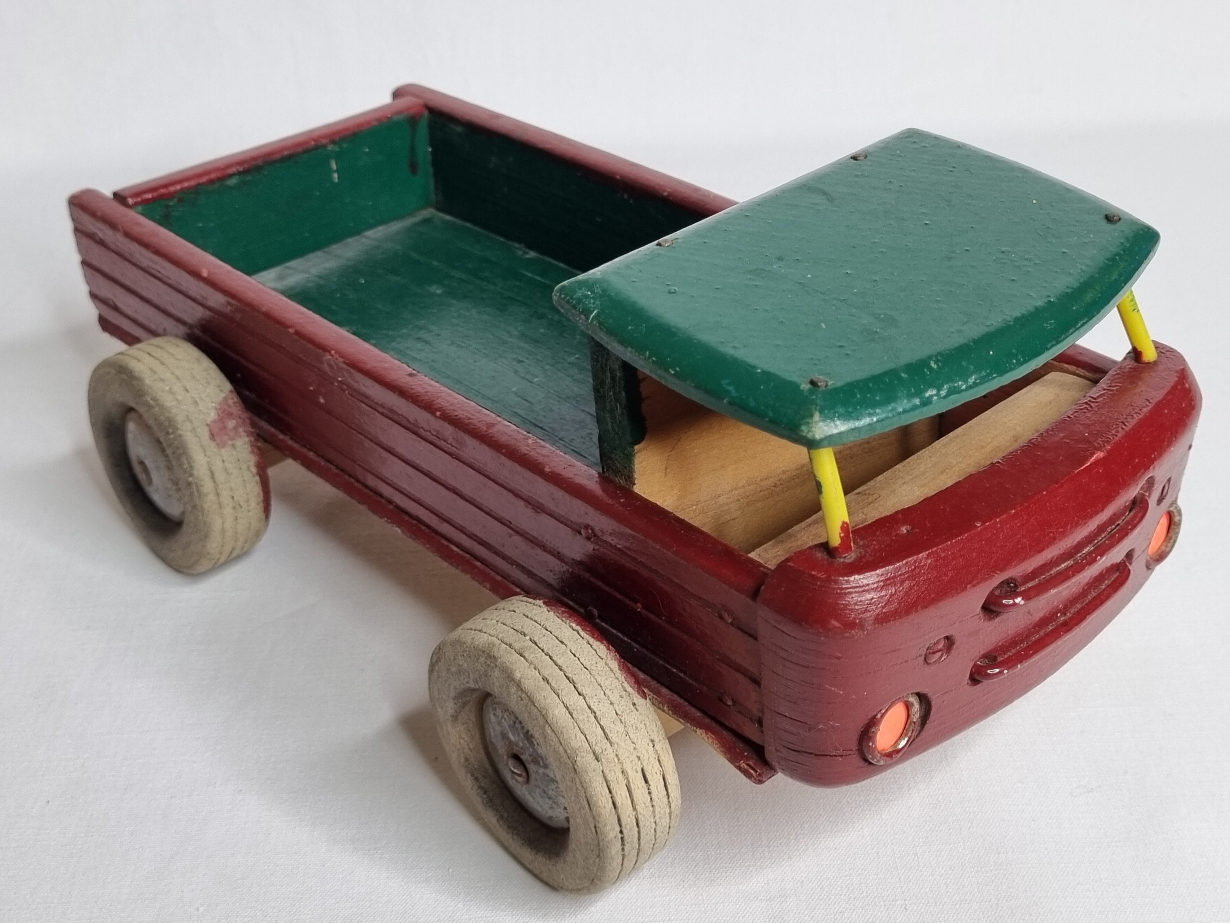 Set of three vintage pulling toys, 50s-60s
