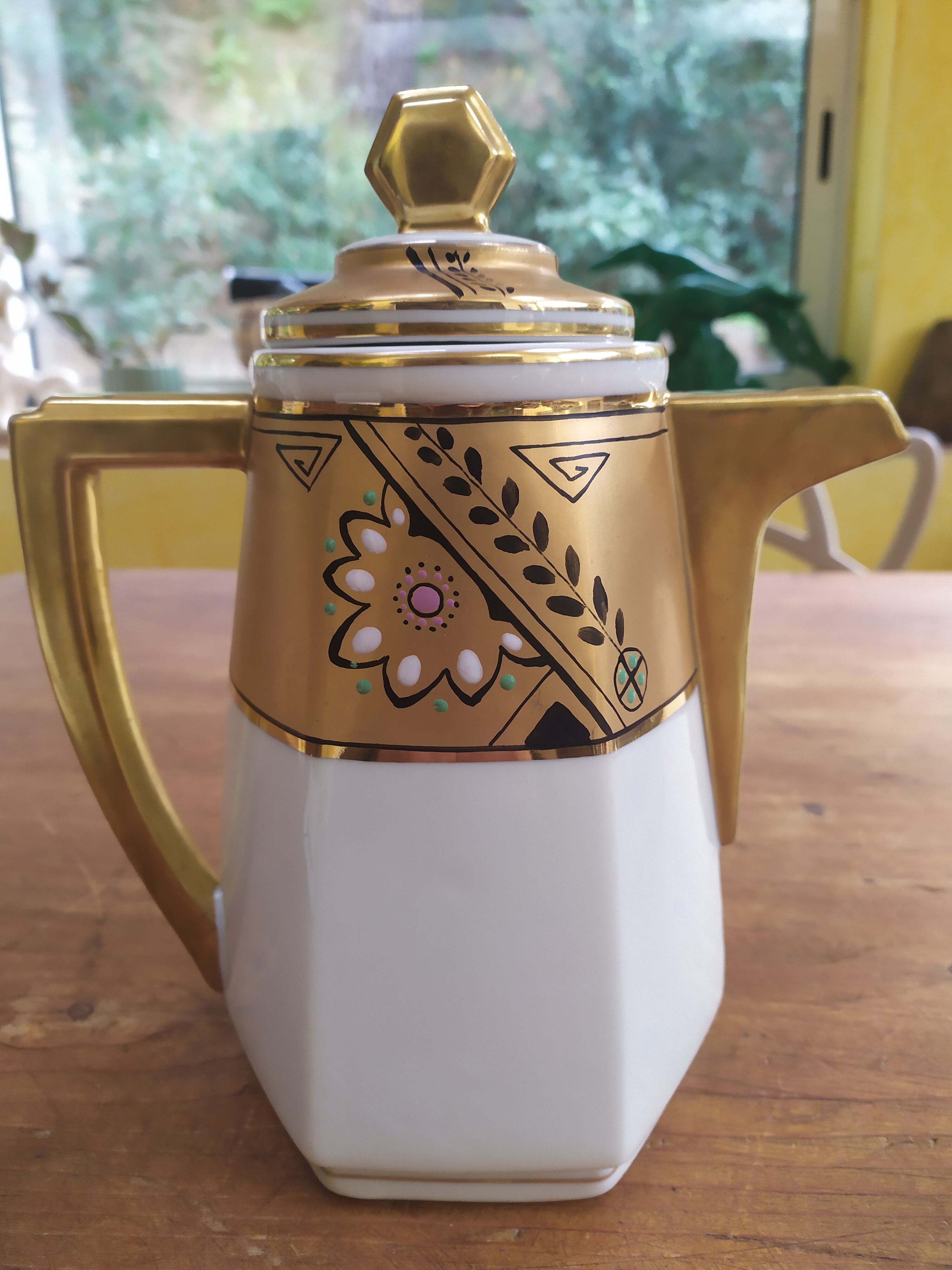 Art deco coffee maker