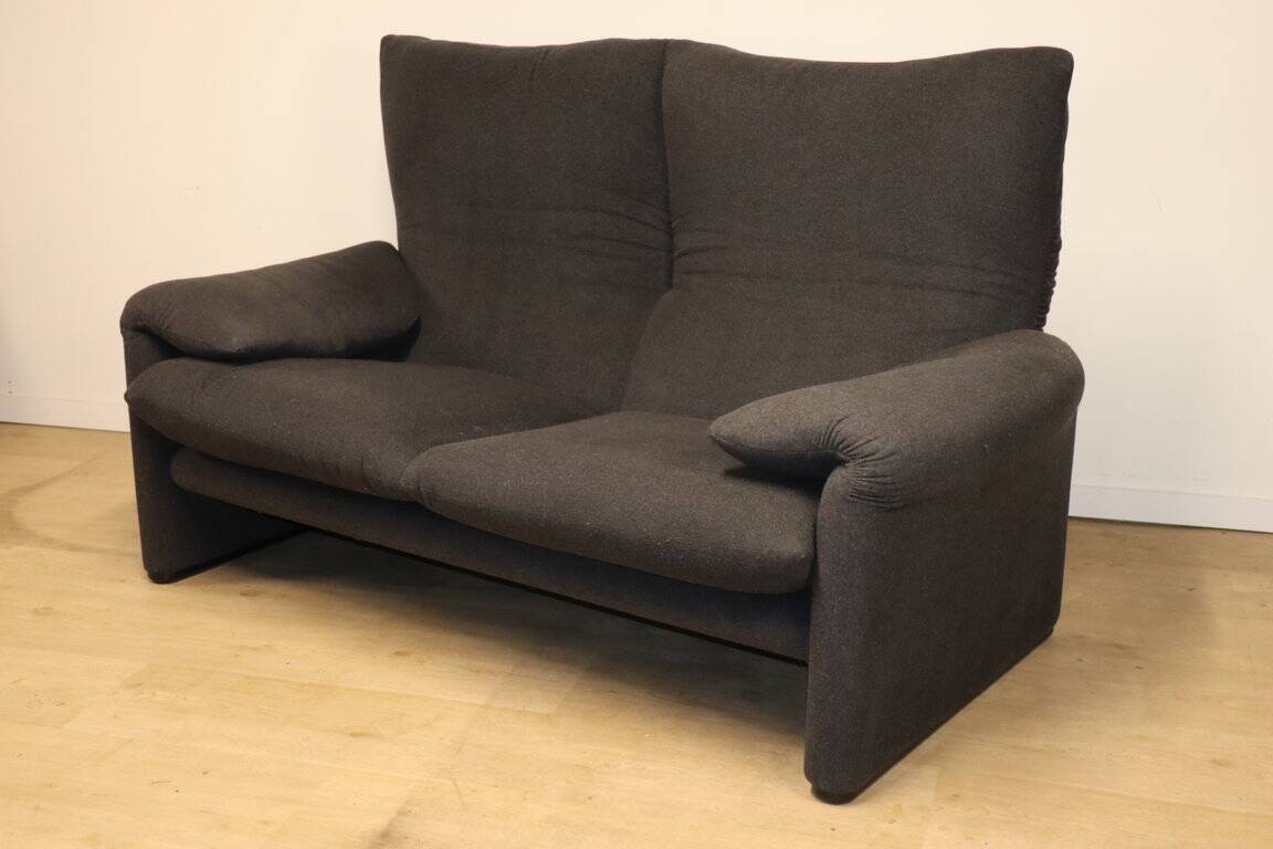 “Maralunga” sofa by Vico Magistretti for Cassina in tweed