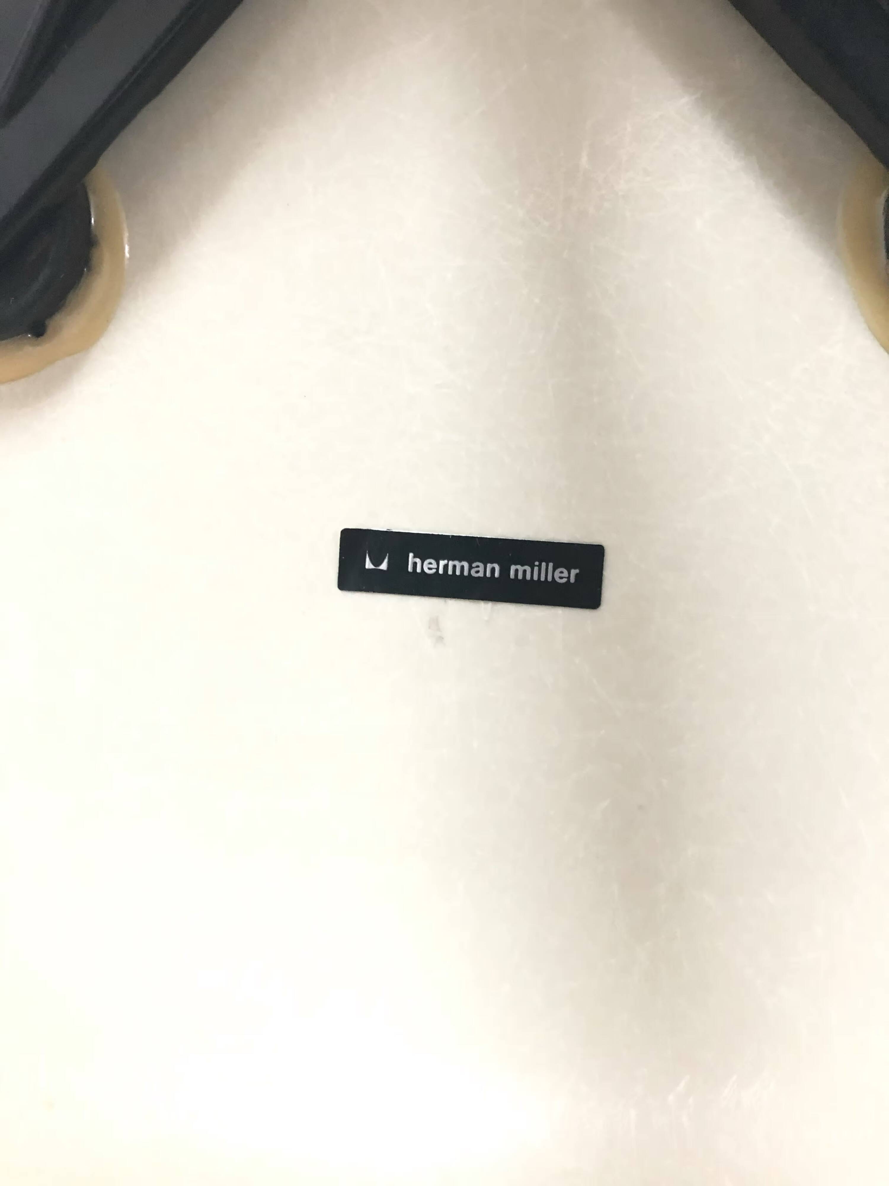 Vintage armchair by Charles and Ray Eames for Herman Miller, 1970