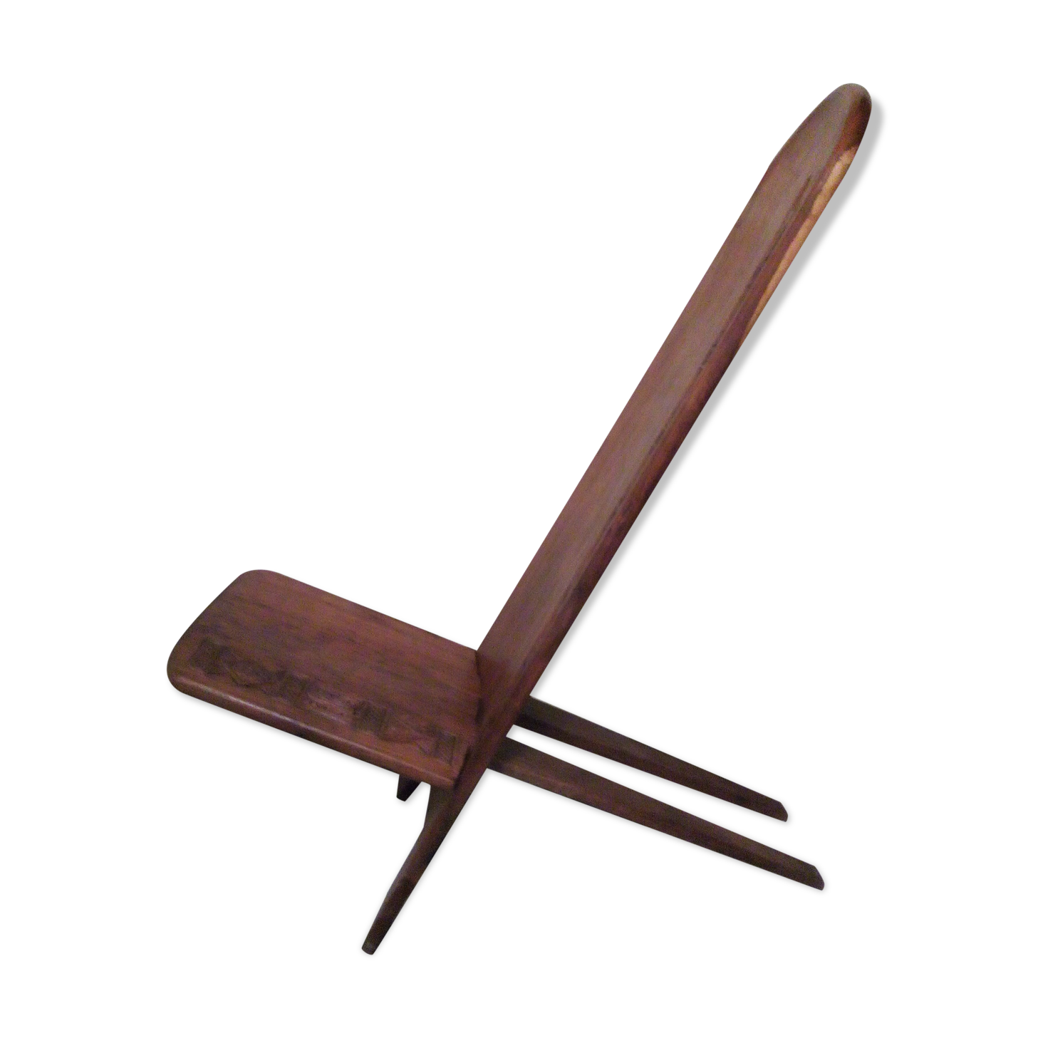 Chaise malgache en palissandre sculpté