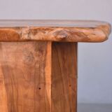 Bar brutalist free form in olive tree