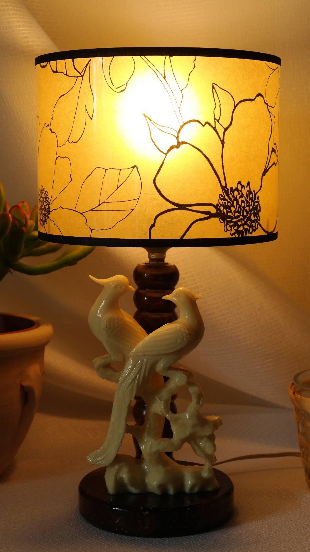 Vintage onyx birds bedside lamp
