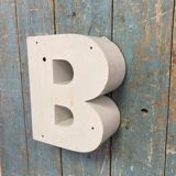 Lettre d’enseigne B