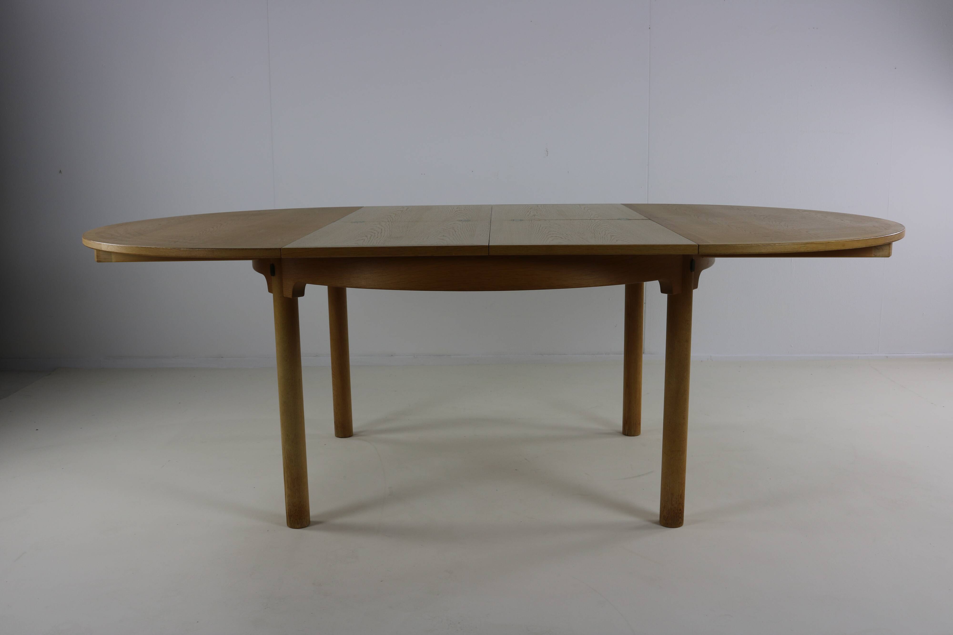 Large extendable dining table Børge Mogensen