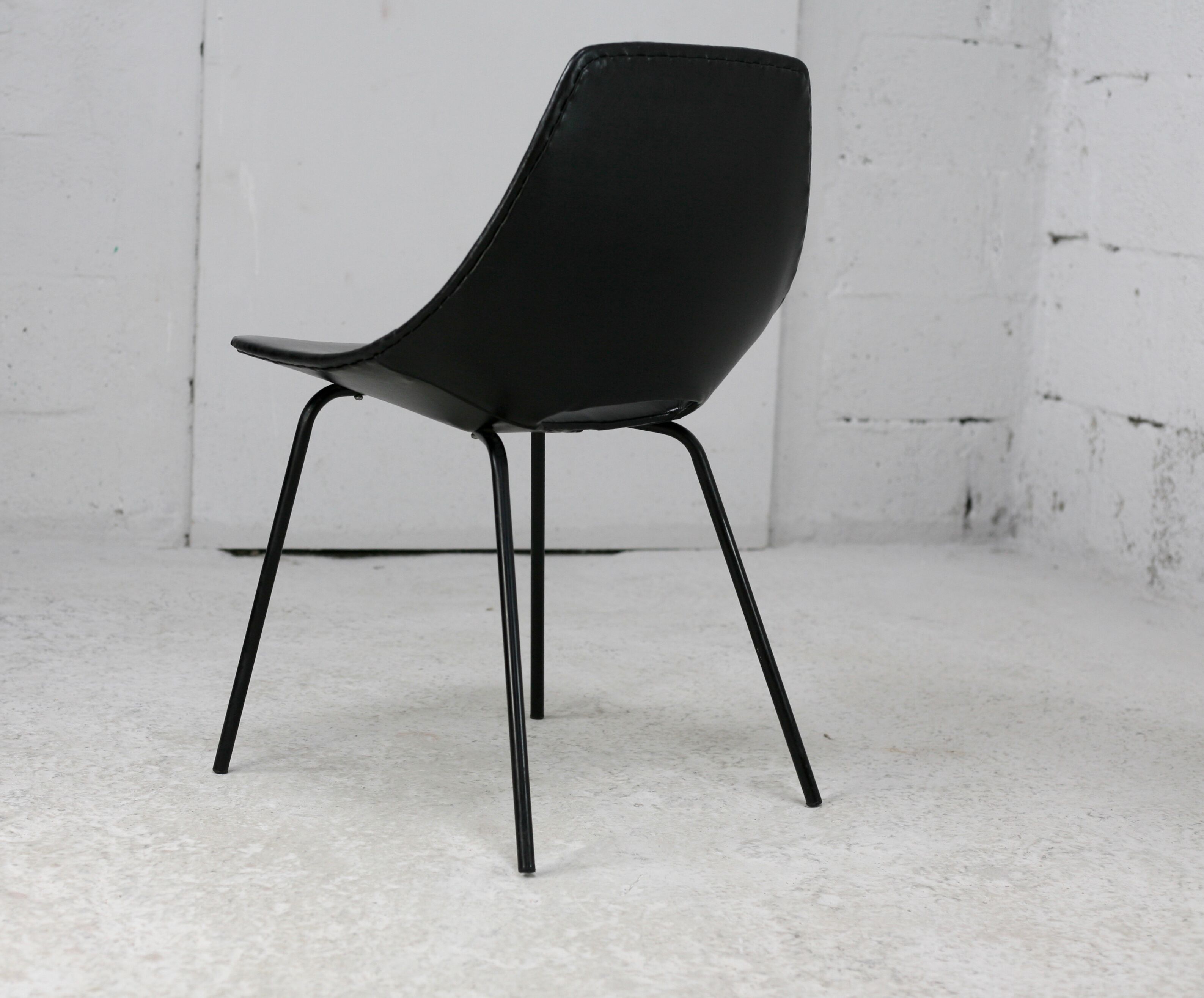 “Tonneau” chair by Pierre Guariche, Steiner edition, France, circa 1950