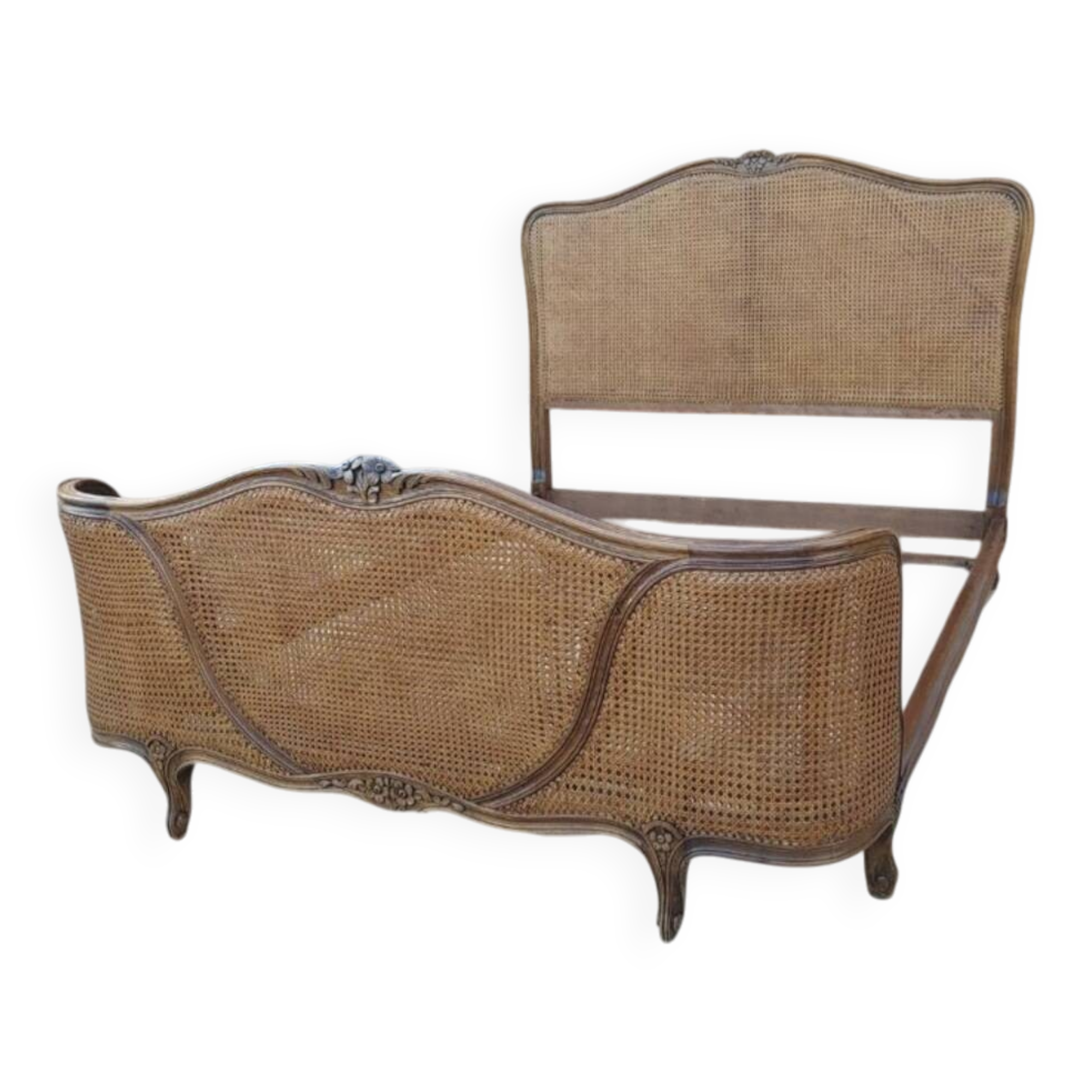 Lit with caned basket in Louis XV style.