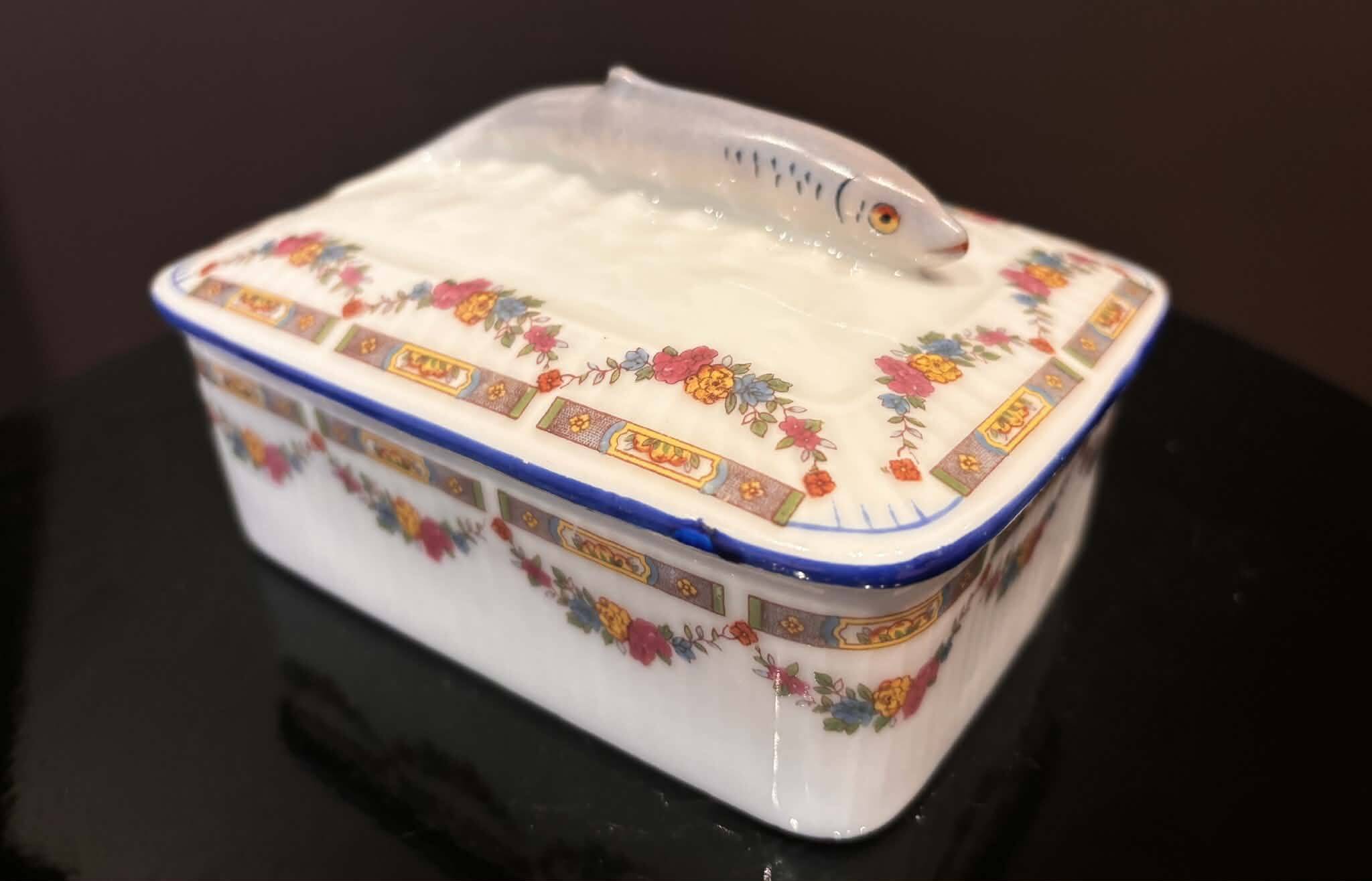 Butter dish