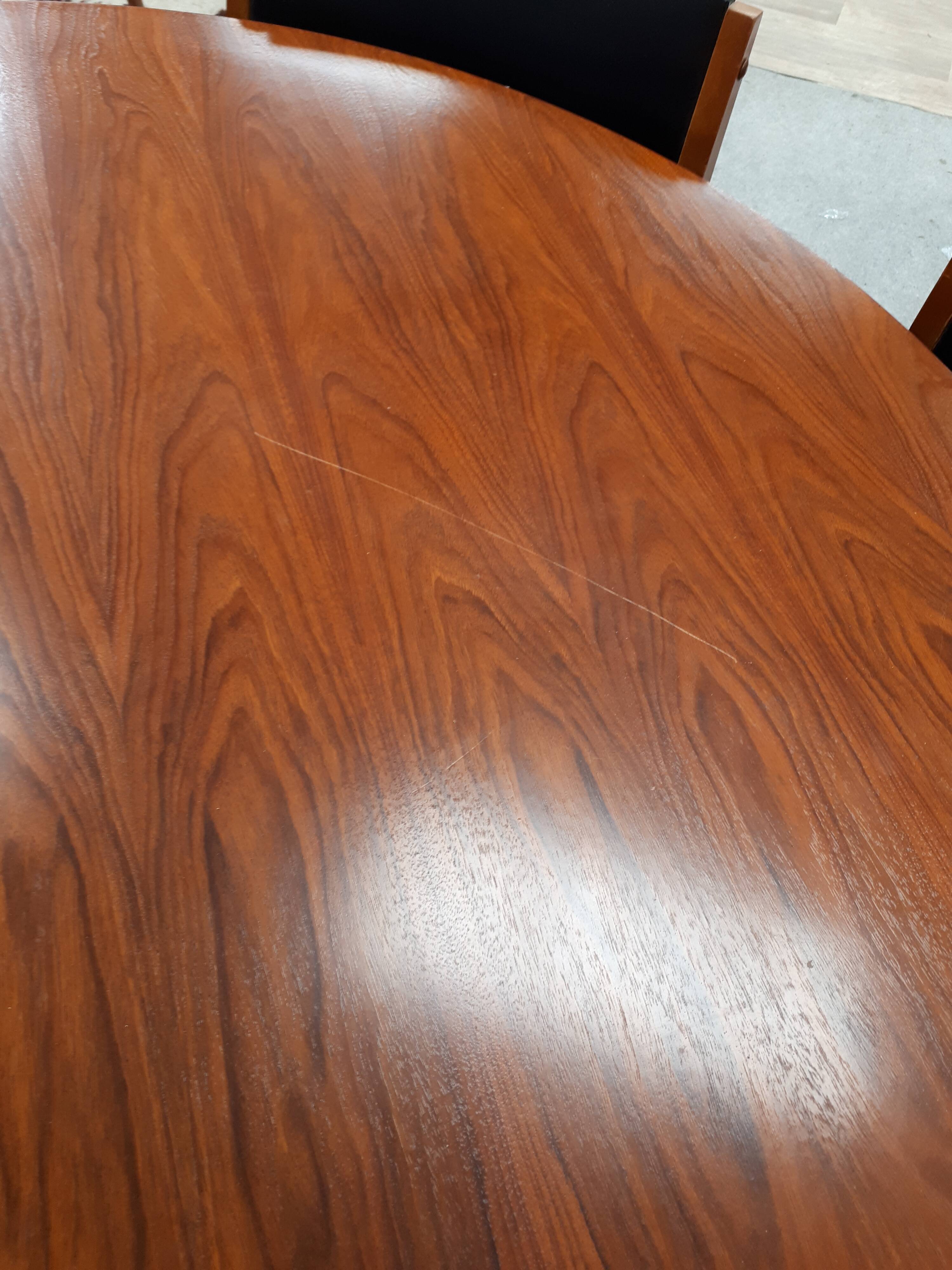 Table ronde par Baumann des années 60