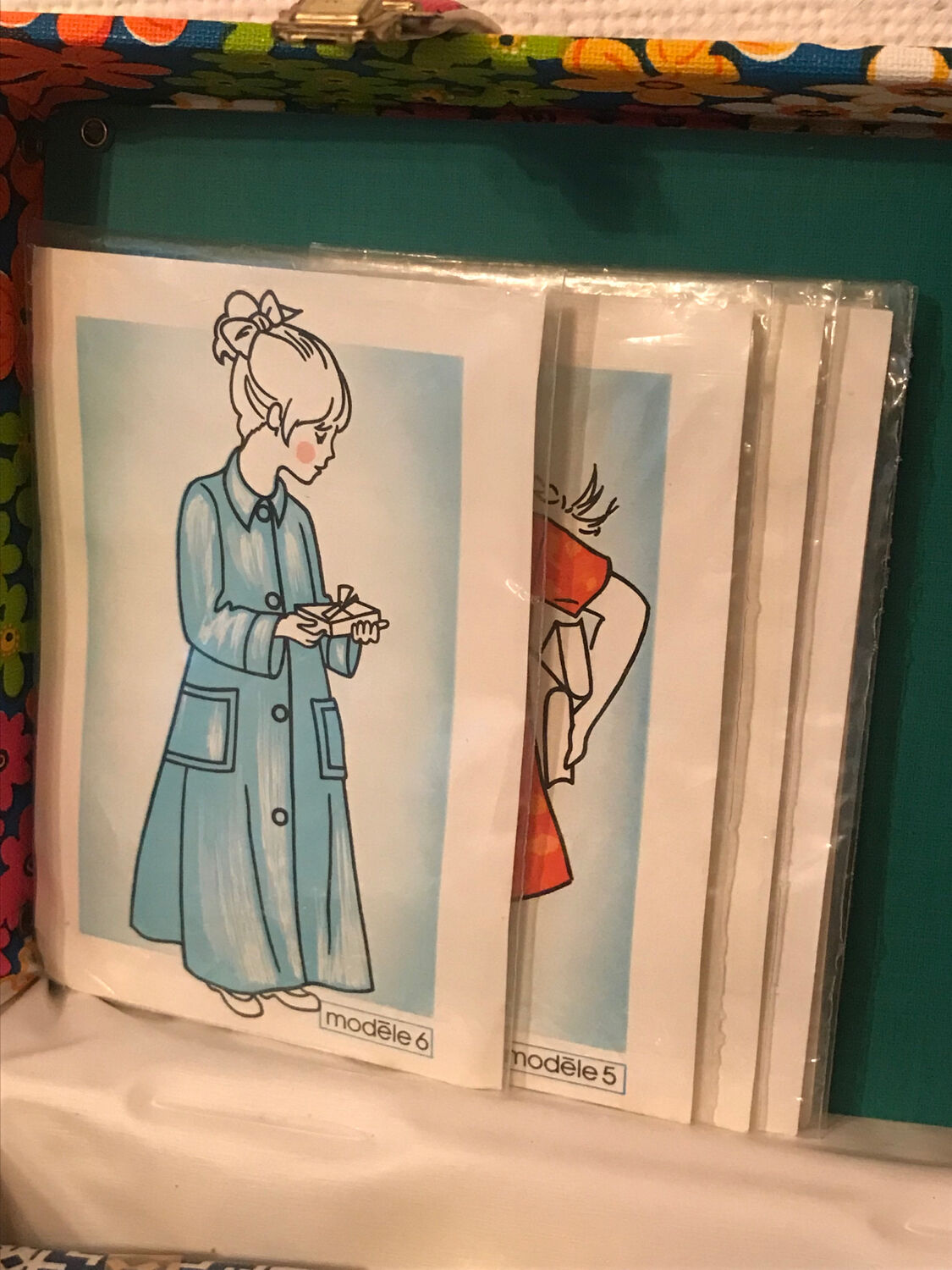 Suitcase sewing sewing box learning vintage flower