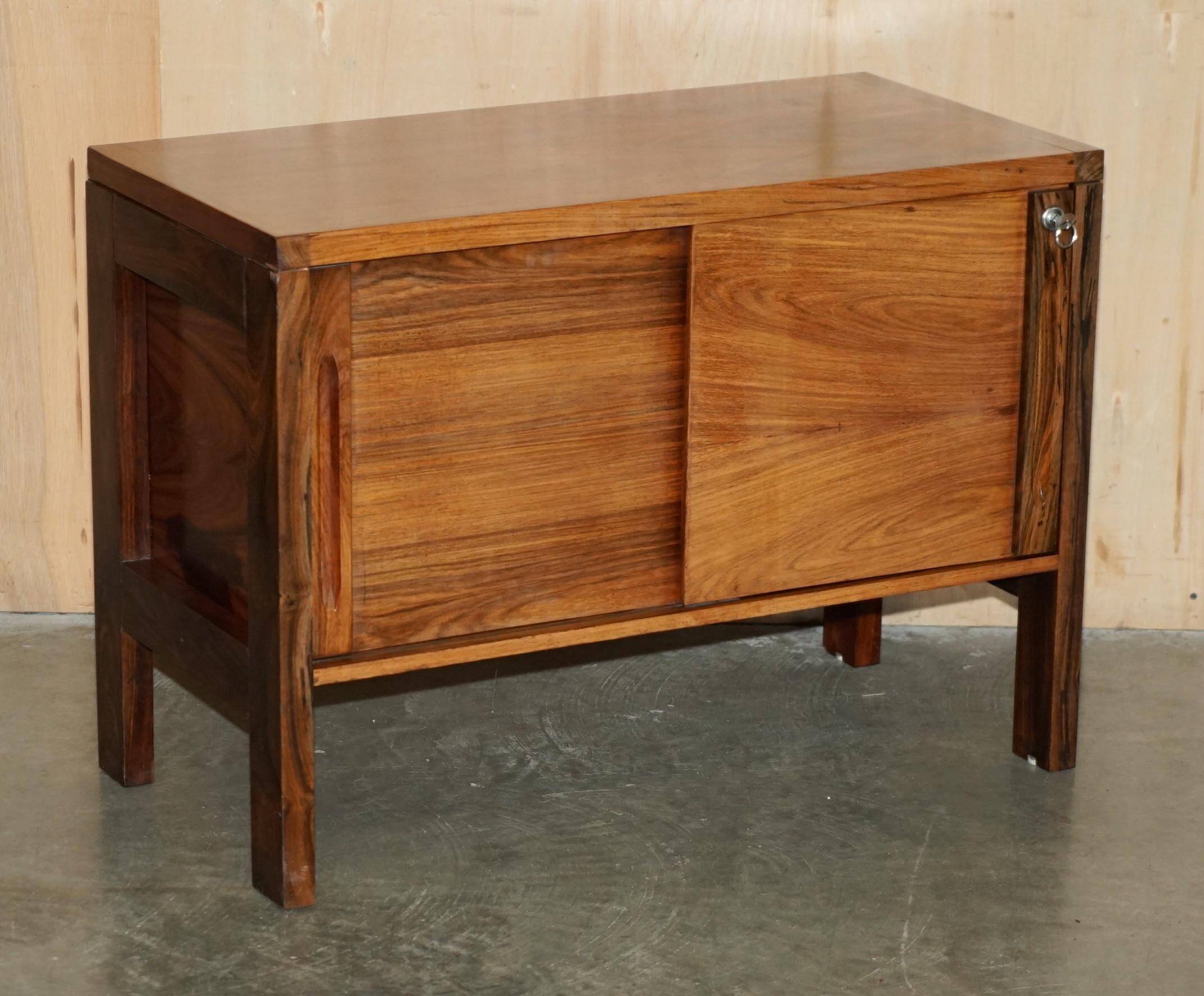 Paire de buffets en Bois Brésilien, Style Milieu du Siècle