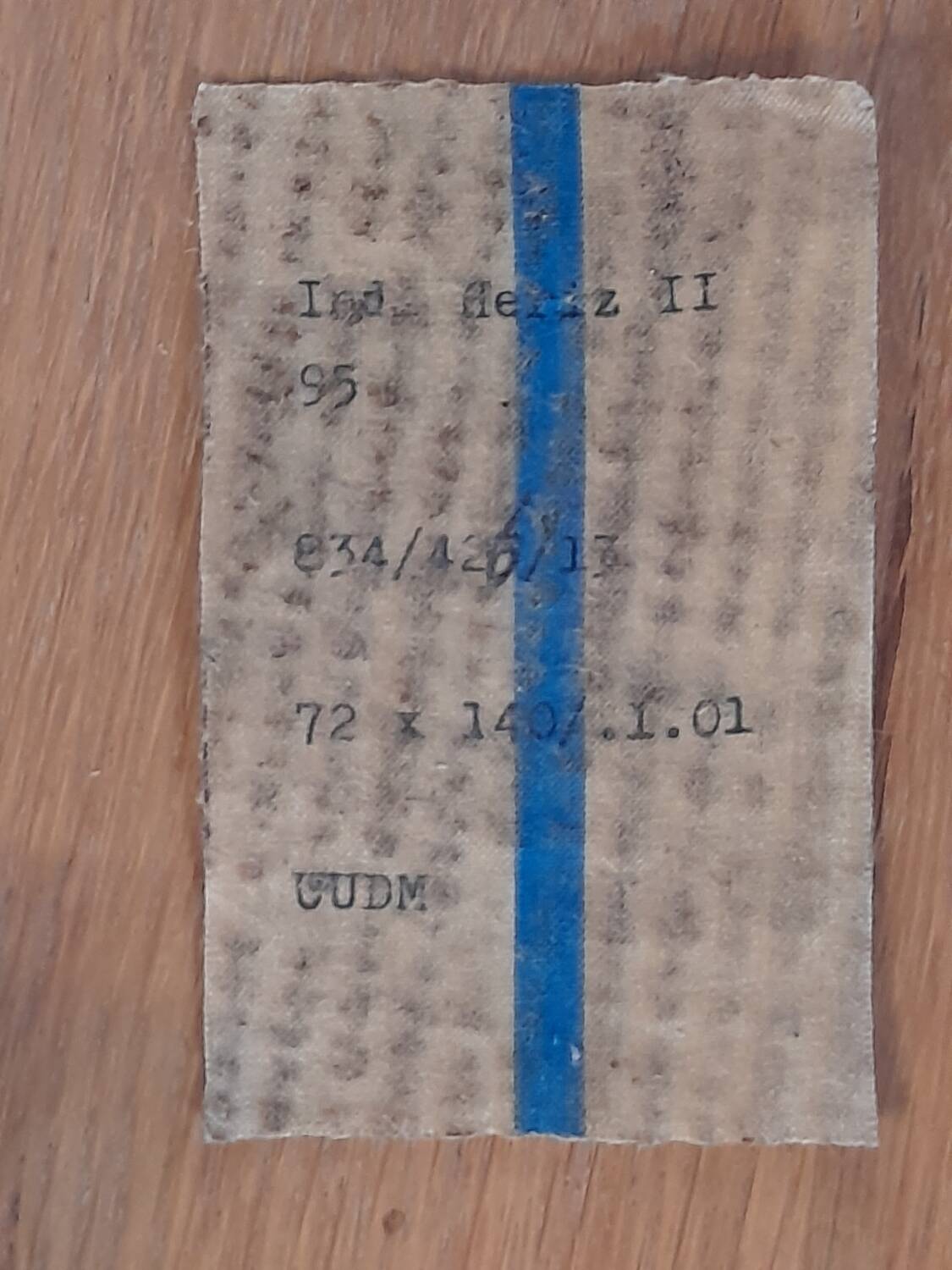 Hand-knotted Persian rug 140 x 72 cm