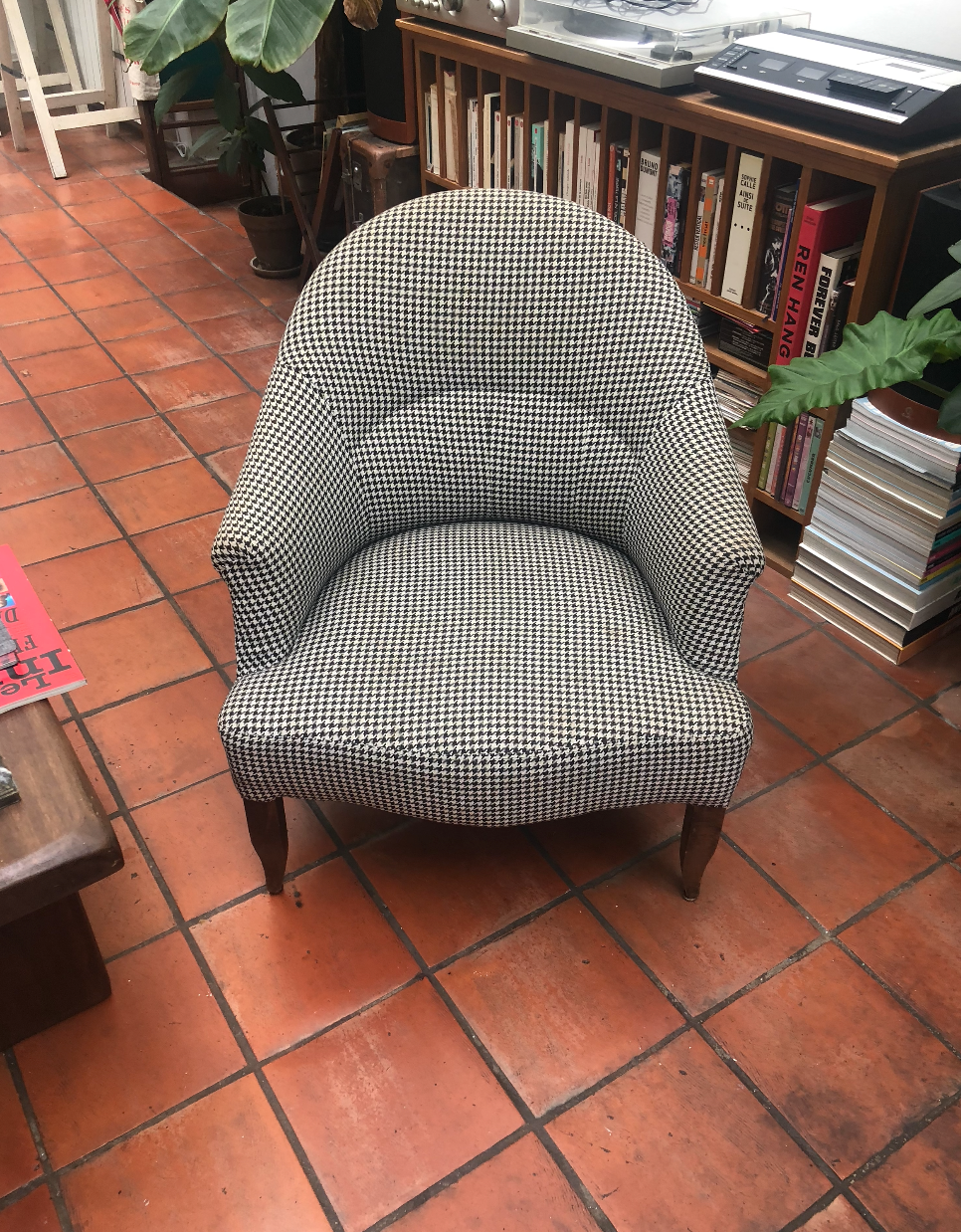 Toad armchair