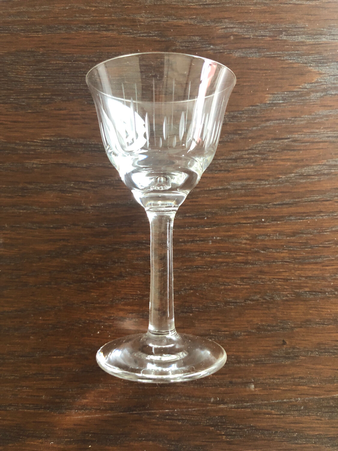 10 liqueur glasses engraved in Vintage crystal