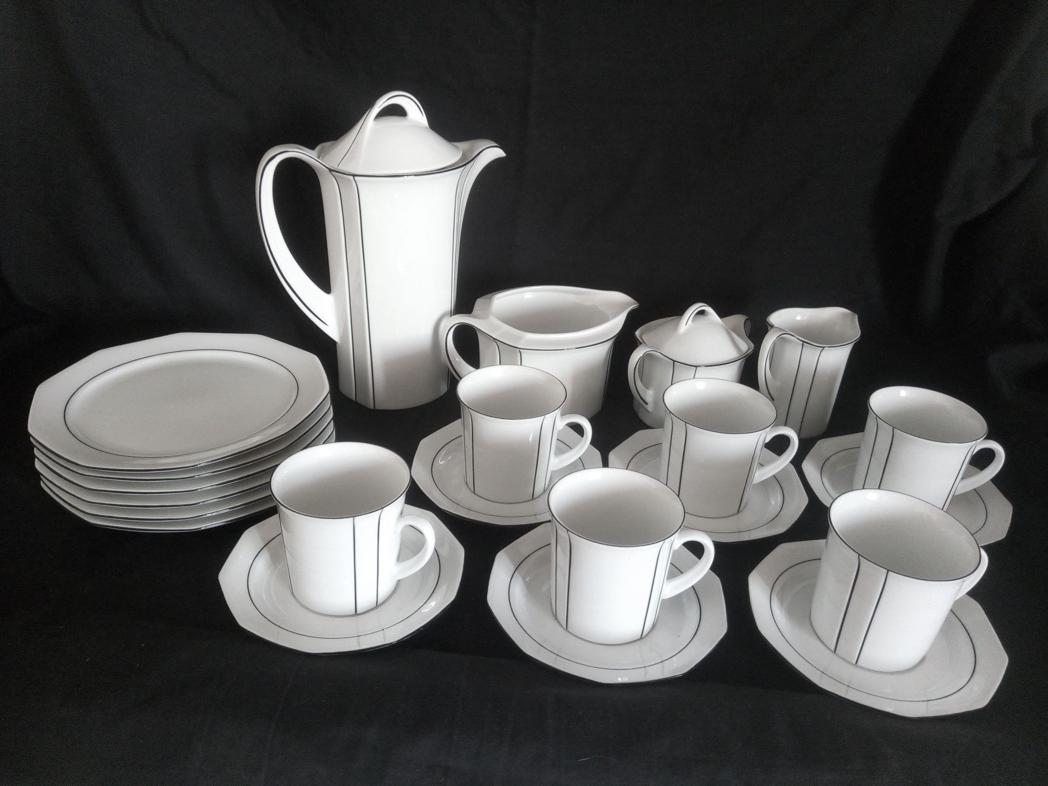 Art Deco coffee service for 6 people in porcelain Winterling Marktleuthen Bavaria (22 pieces)