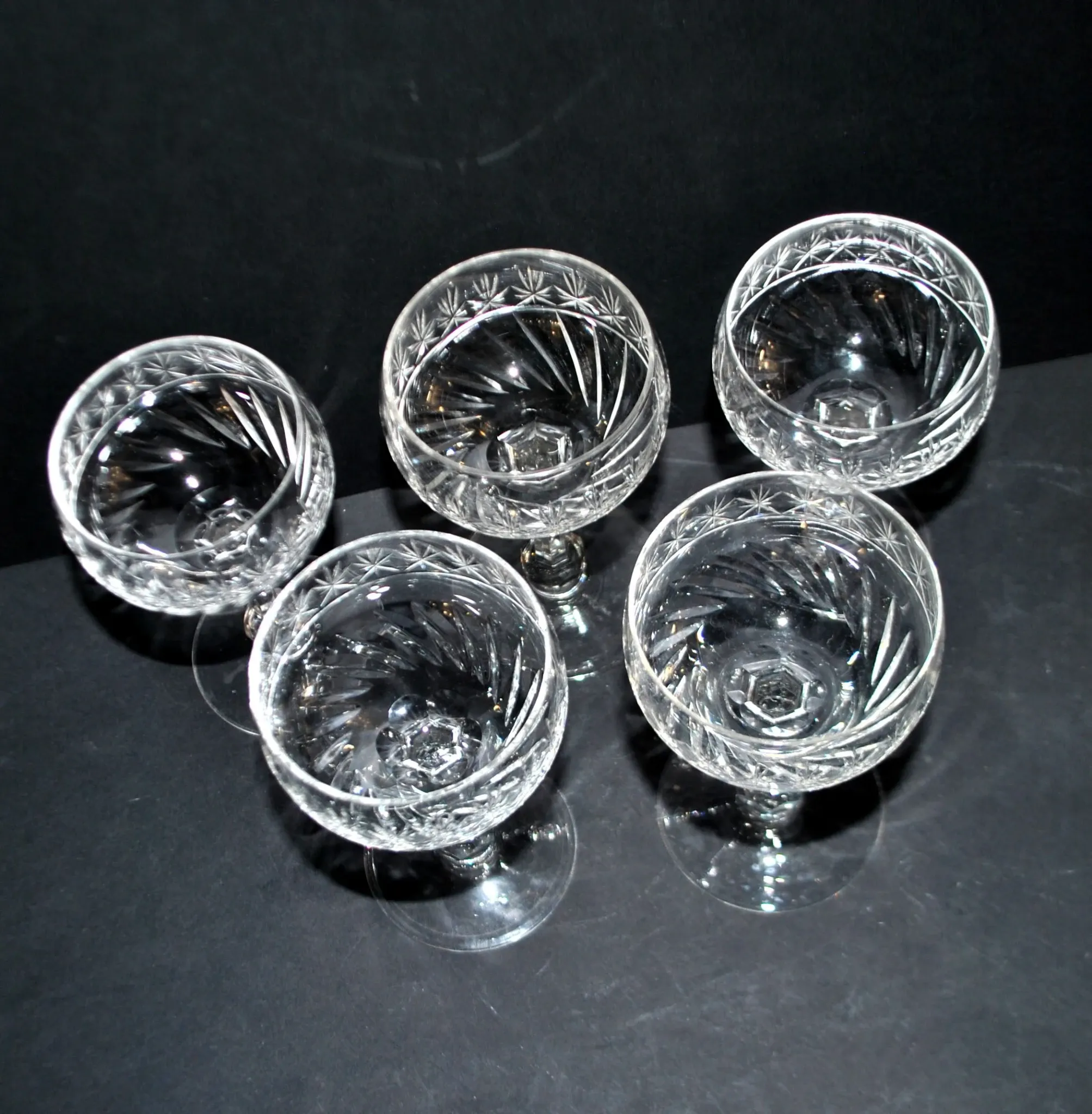 Saint-Louis set of 5 crystal wine glasses model 1930 Metra size 4593