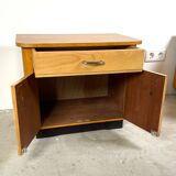 Ensemble de tables de chevet des années 60