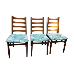 suite de trois chaises