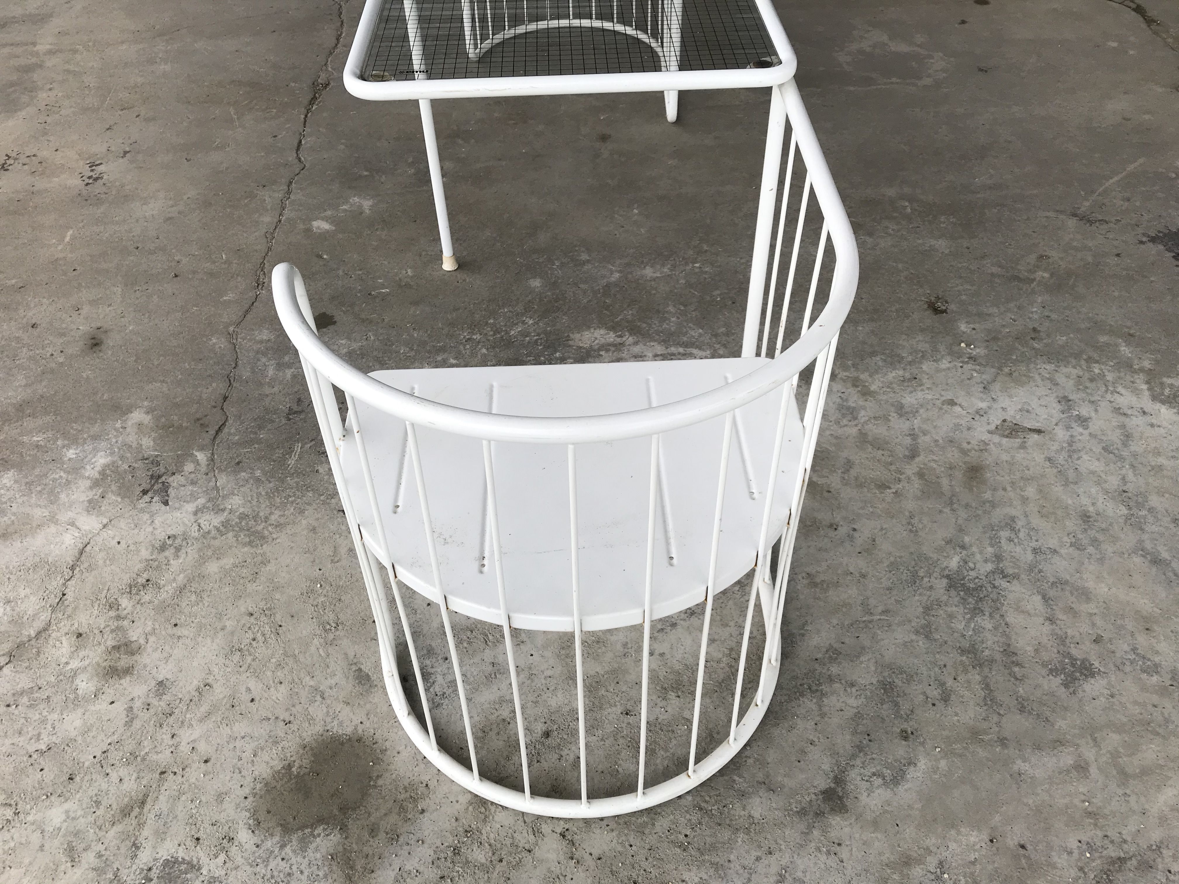 Vintage70's, Emu table in metal and glass, chairs swivelling under the table