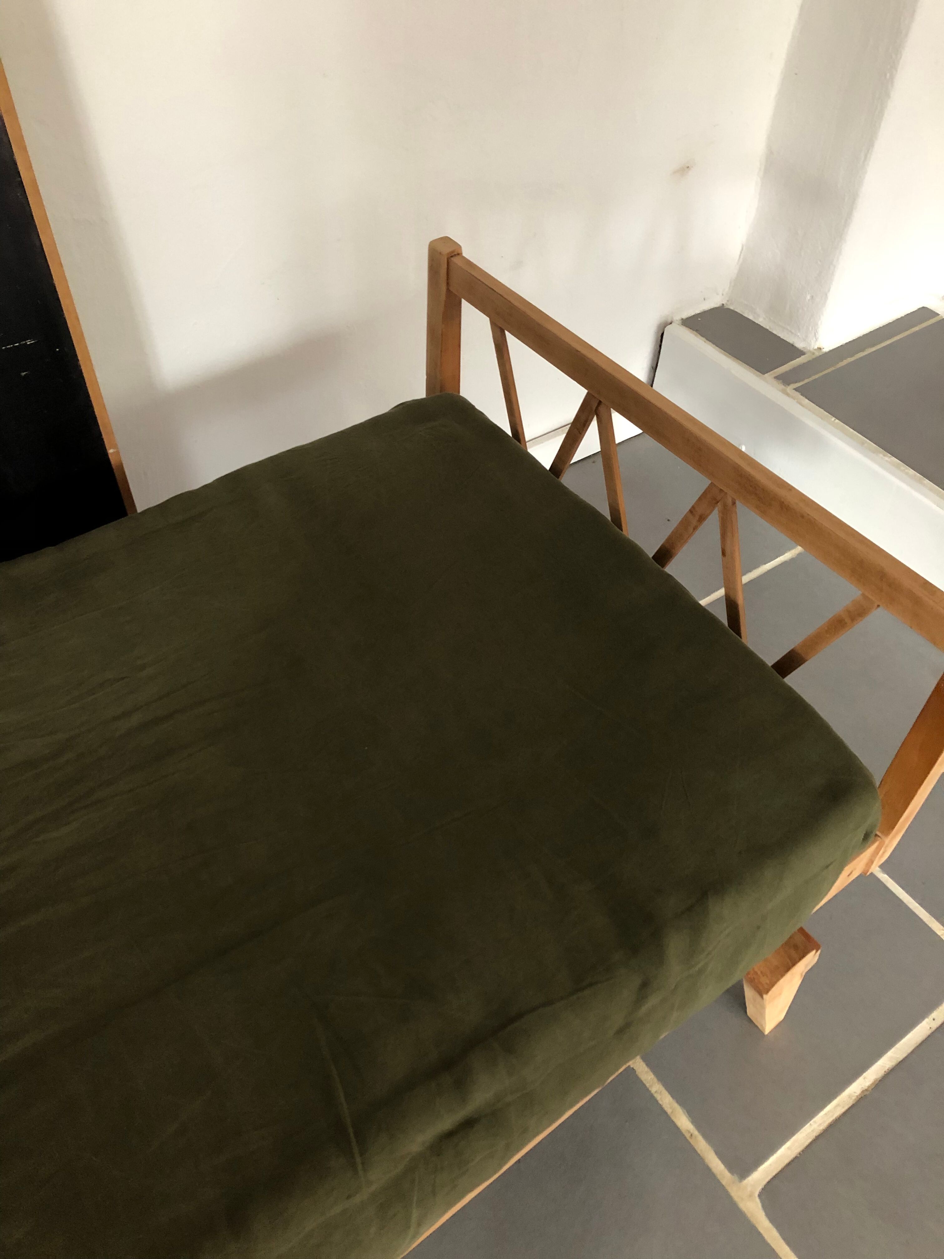 Resting bed braces reconstruction / vintage midcentury