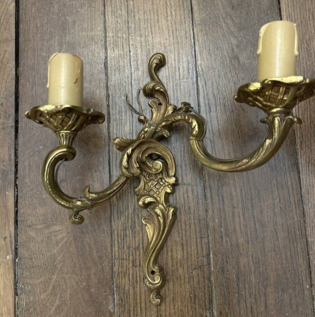 3 stylish wall lights