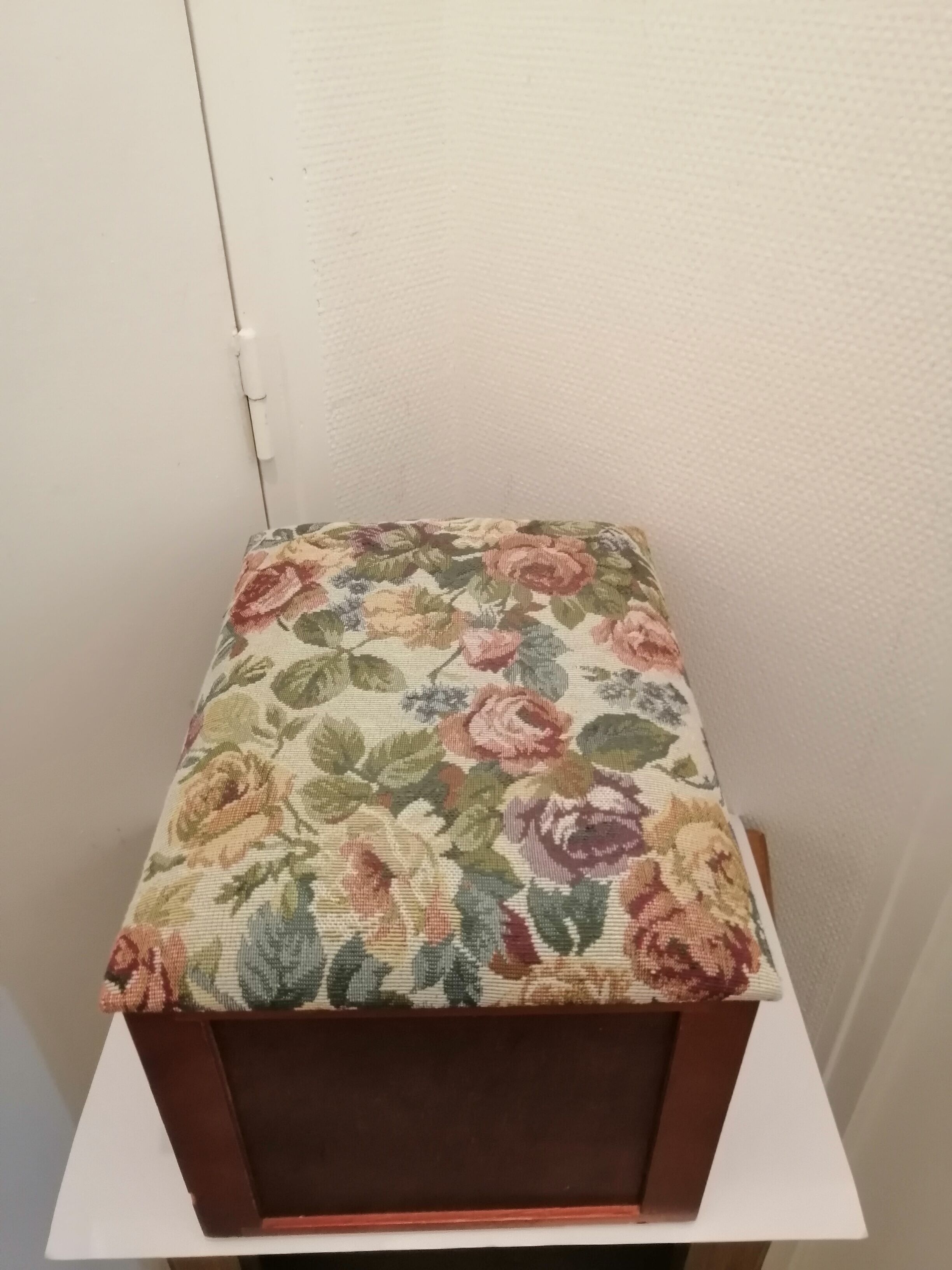 Wooden and fabric footrest with 2 drawers and book rack