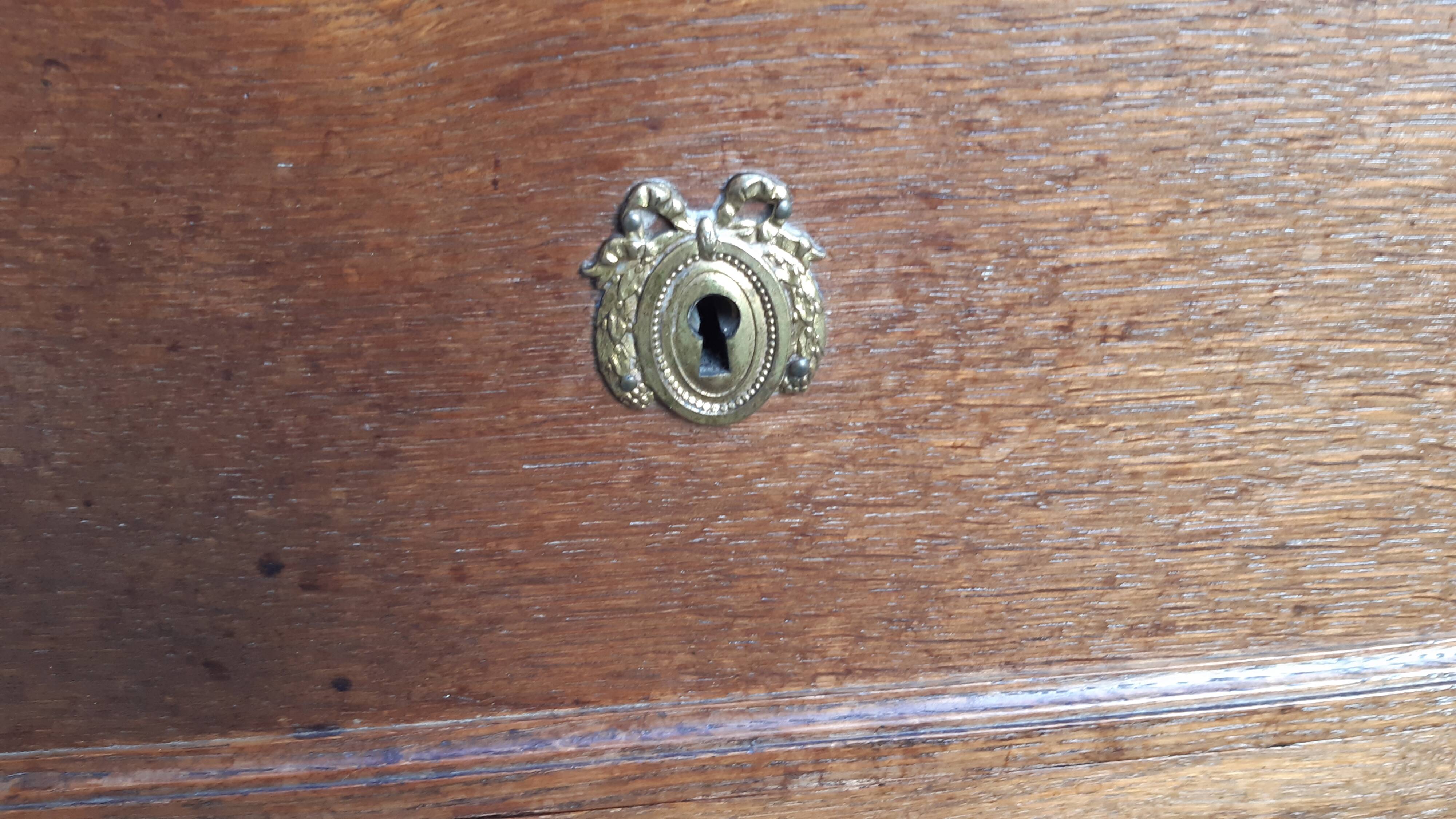 Commode chêne et marbre début XXème