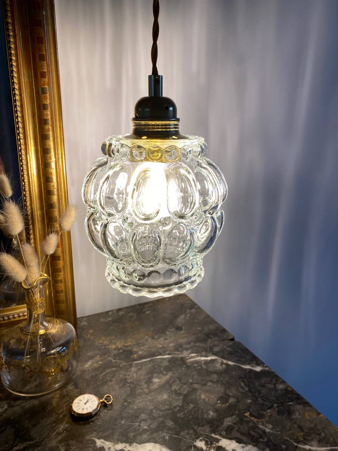 Walking lamp with vintage glass globe