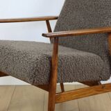 Armchair 'Lis', 1970s brown chocolate brown boucle design by Henryk Lis - 2 pieces available