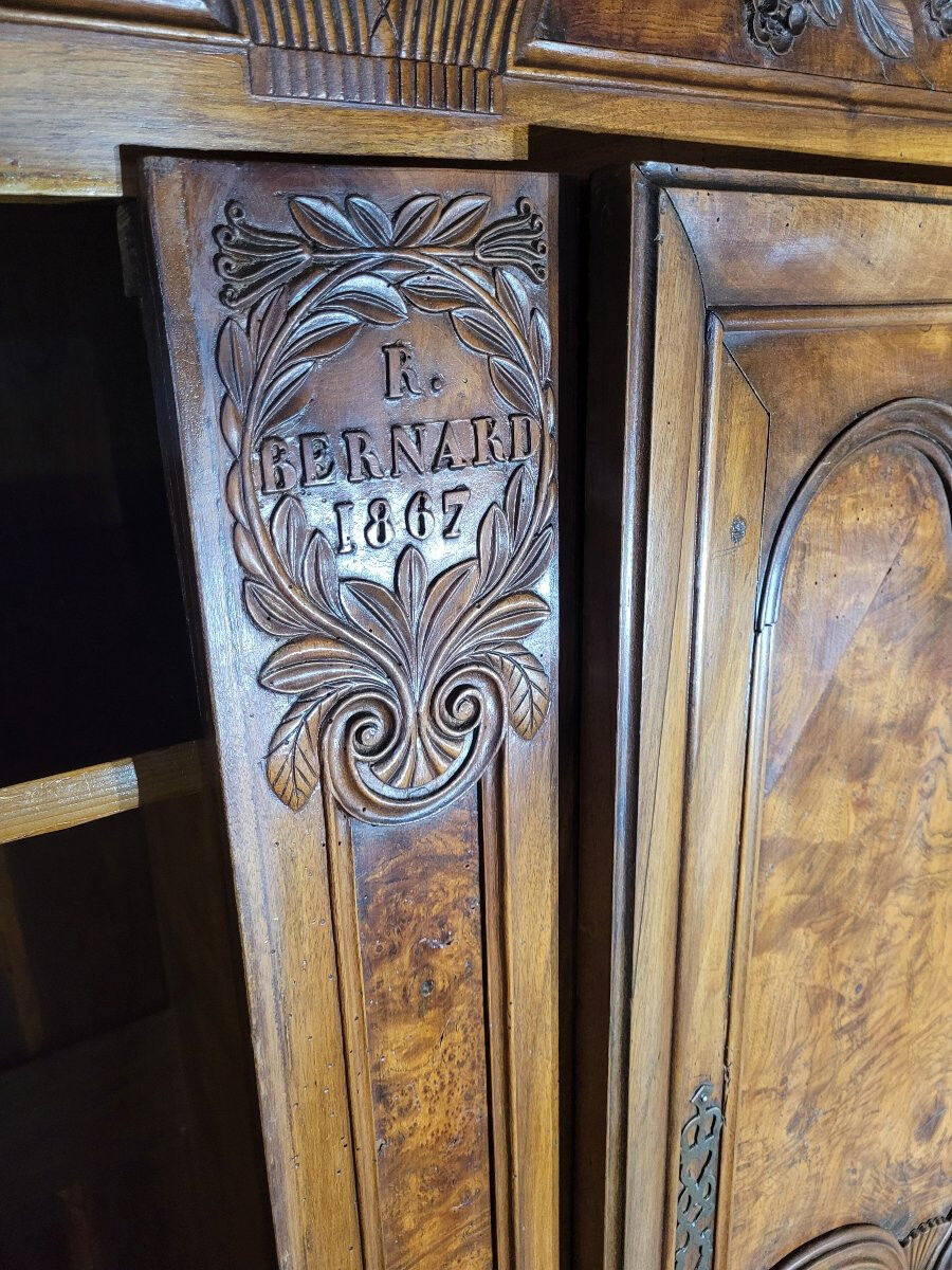 Armoire Bressane de style Louis XV