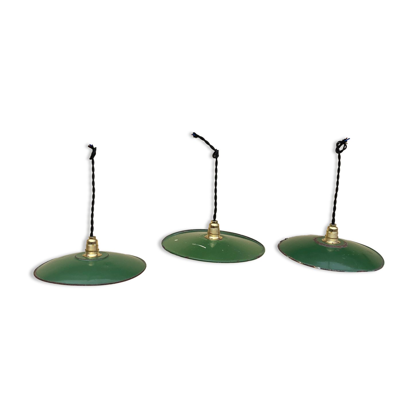 Trio in white green enamelled sheet hanging lamps