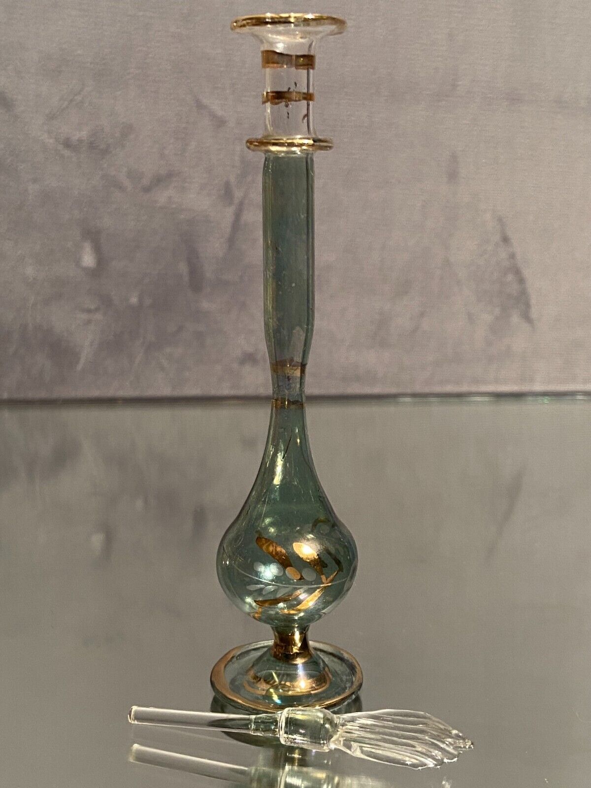 Soliflore vase in tinted glass with marbled decoration Murano Venice Very good condition Max dimensions: Height 2