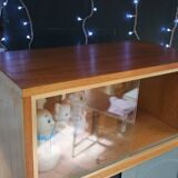 Two-coloured showcase bookcase