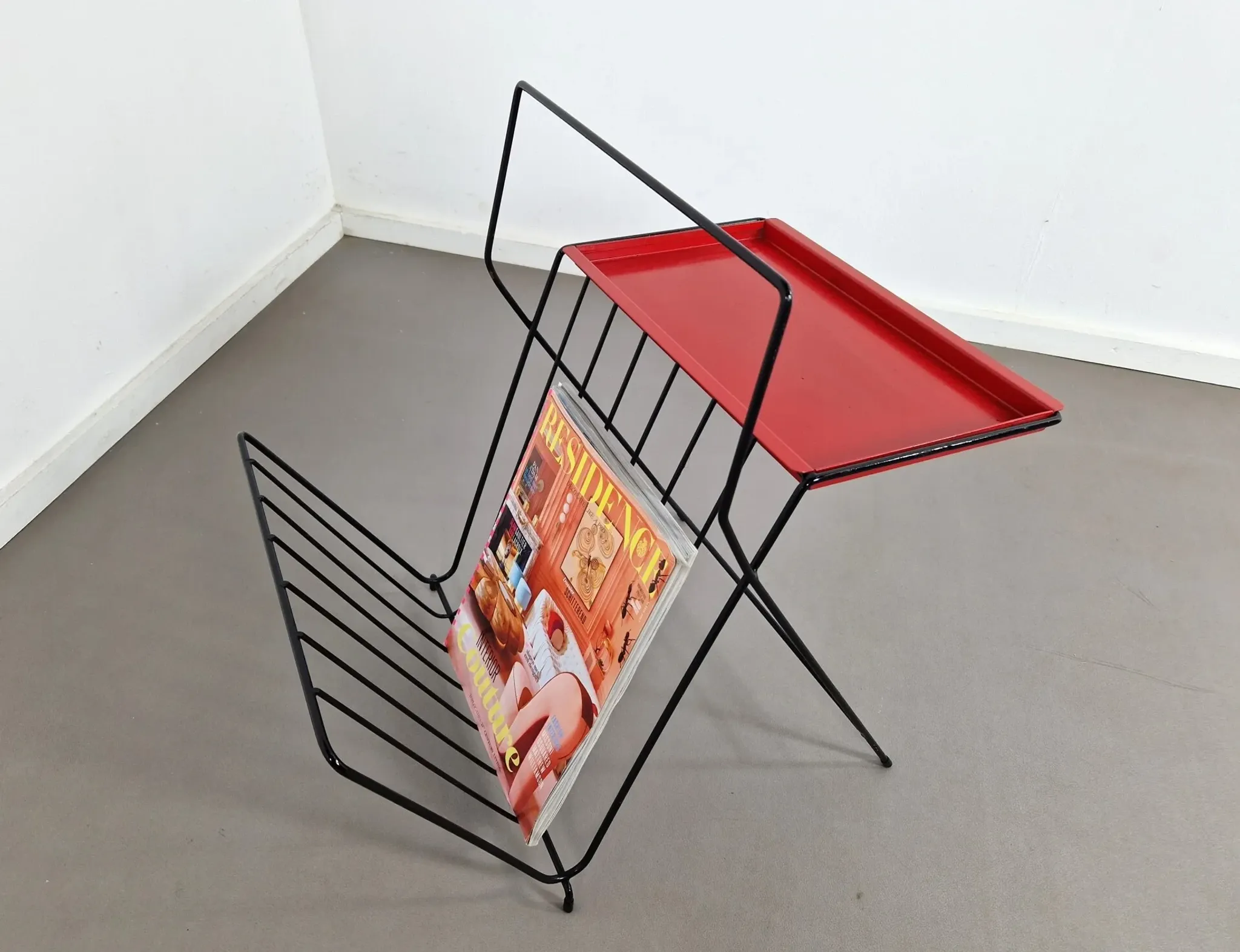 Vintage magazine rack | 1960s