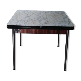 Table en forrmica effet marbre