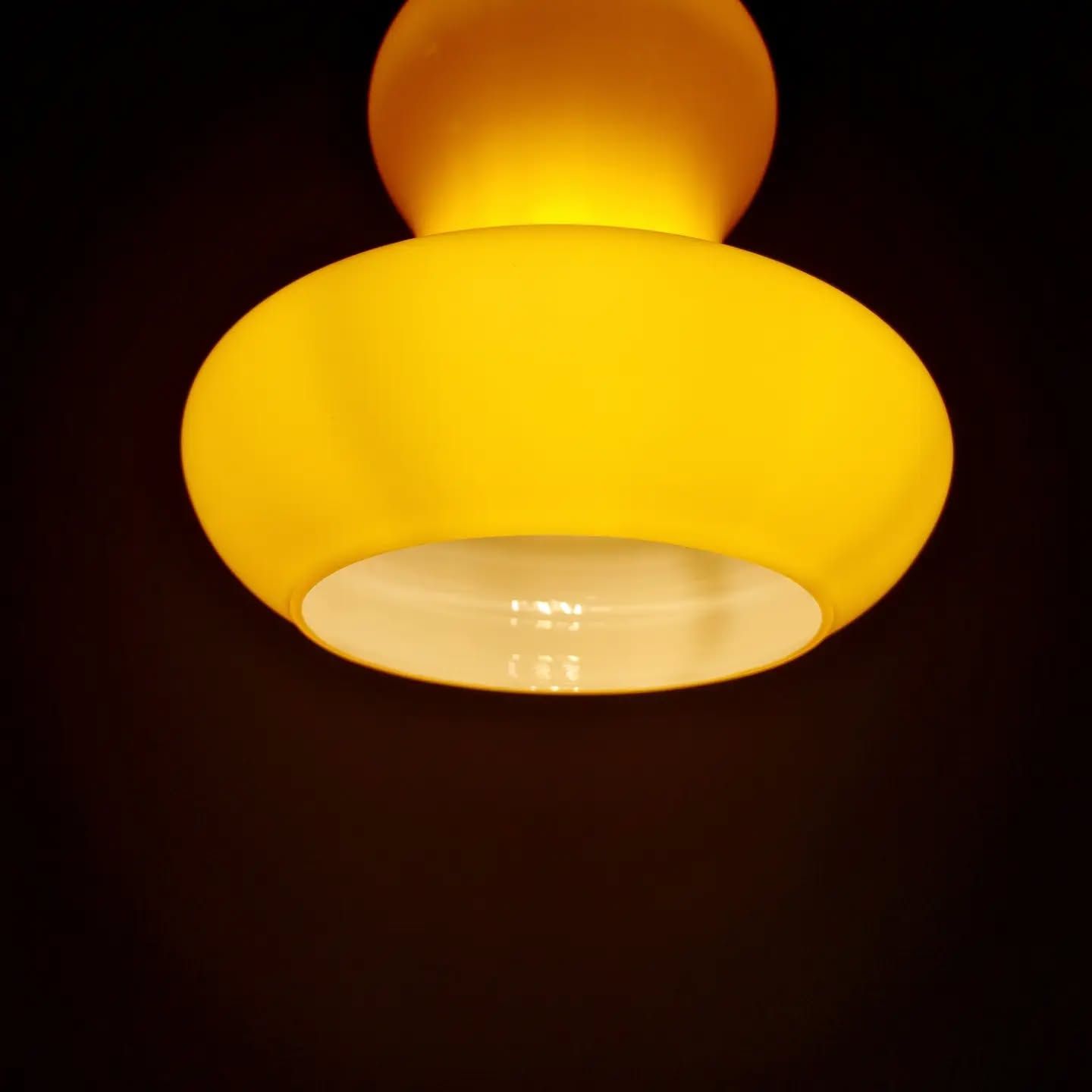 Vintage suspension in yellow opaline, Italy, 1960-70.
