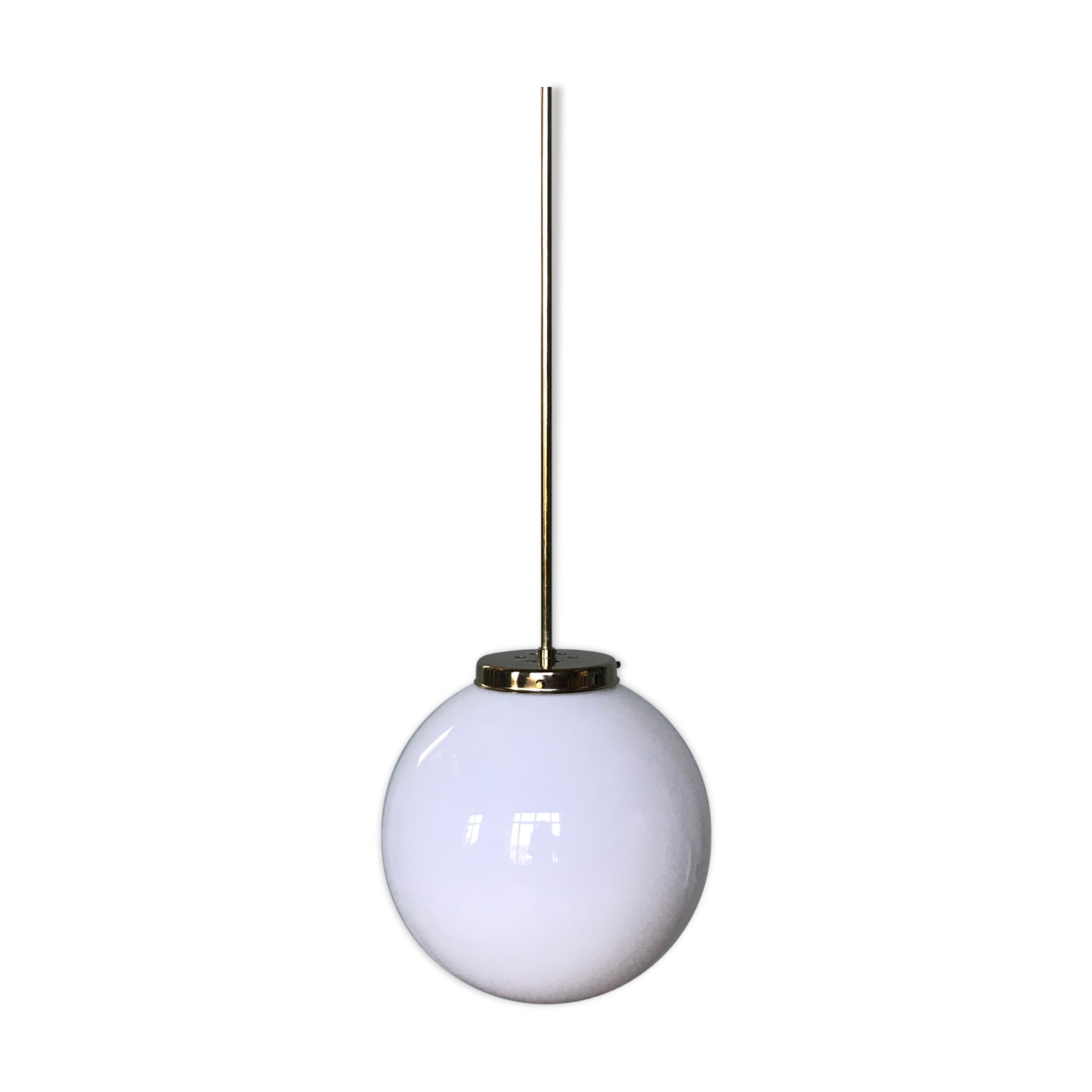 Glass ball suspension
