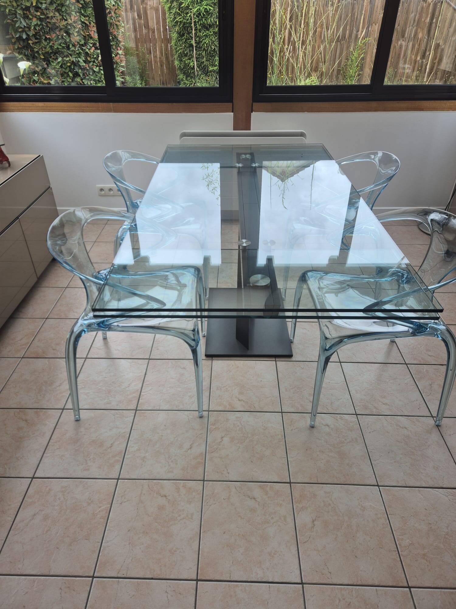 Table Axel Roche Bobois + 4 chaises Ava