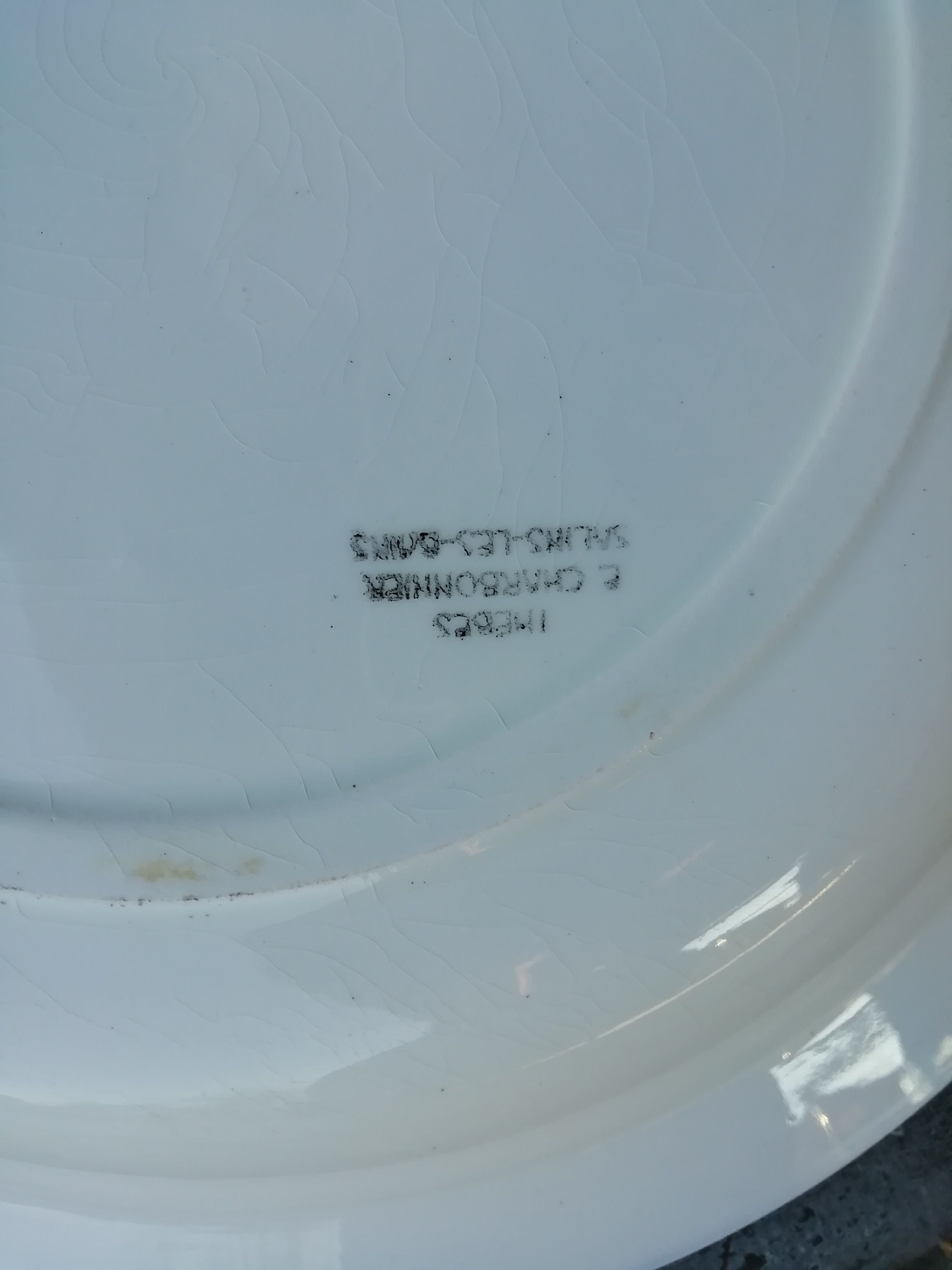 Flat hollow saline Charbonnier