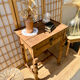 Travailleuse en bois