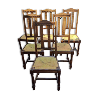 Chaises en bois et paille