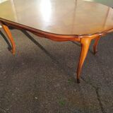 Table à manger en bois style Louis XV