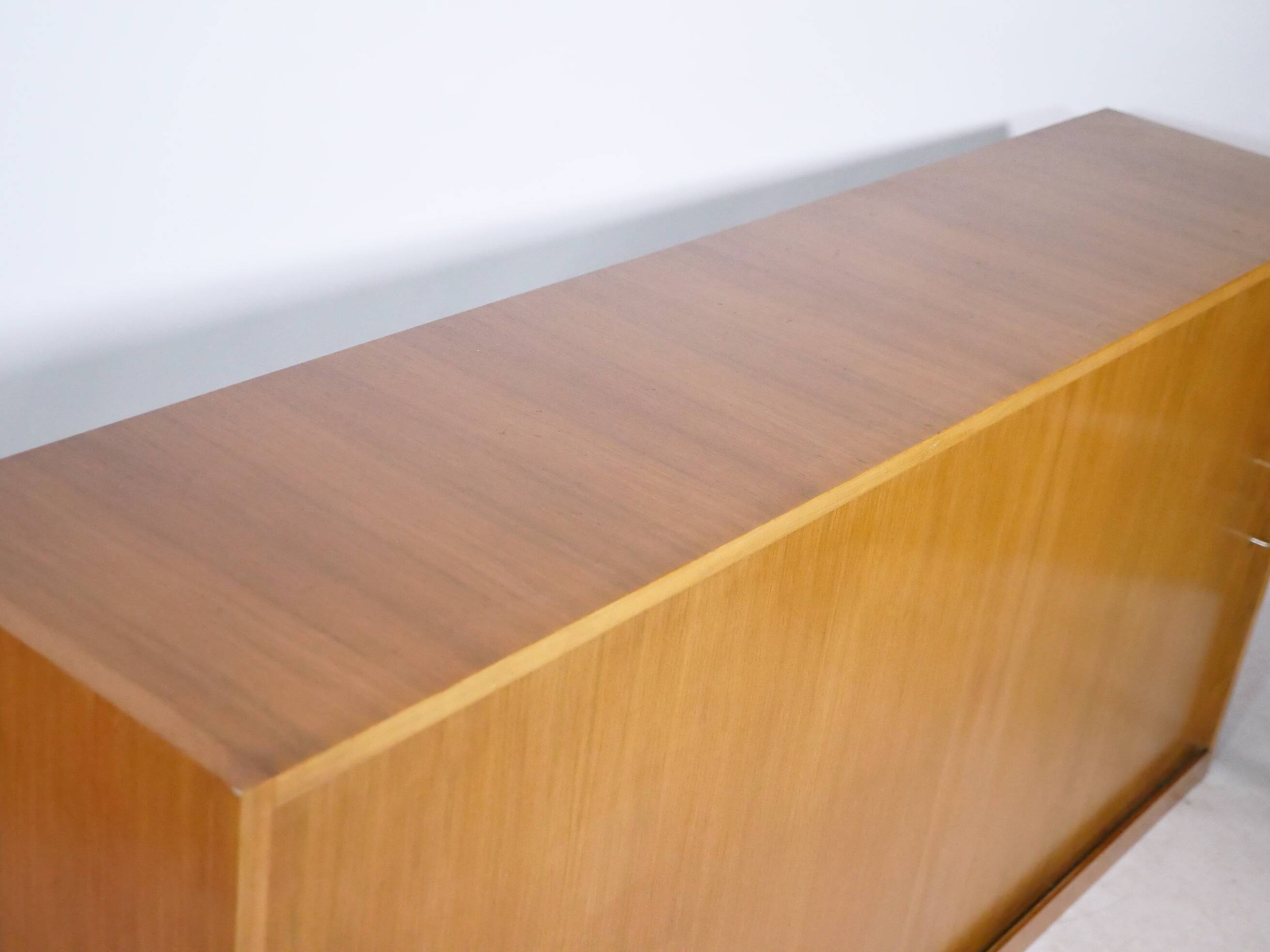 Buffet en bois à portes coulissantes EBW, Allemagne, années 1960