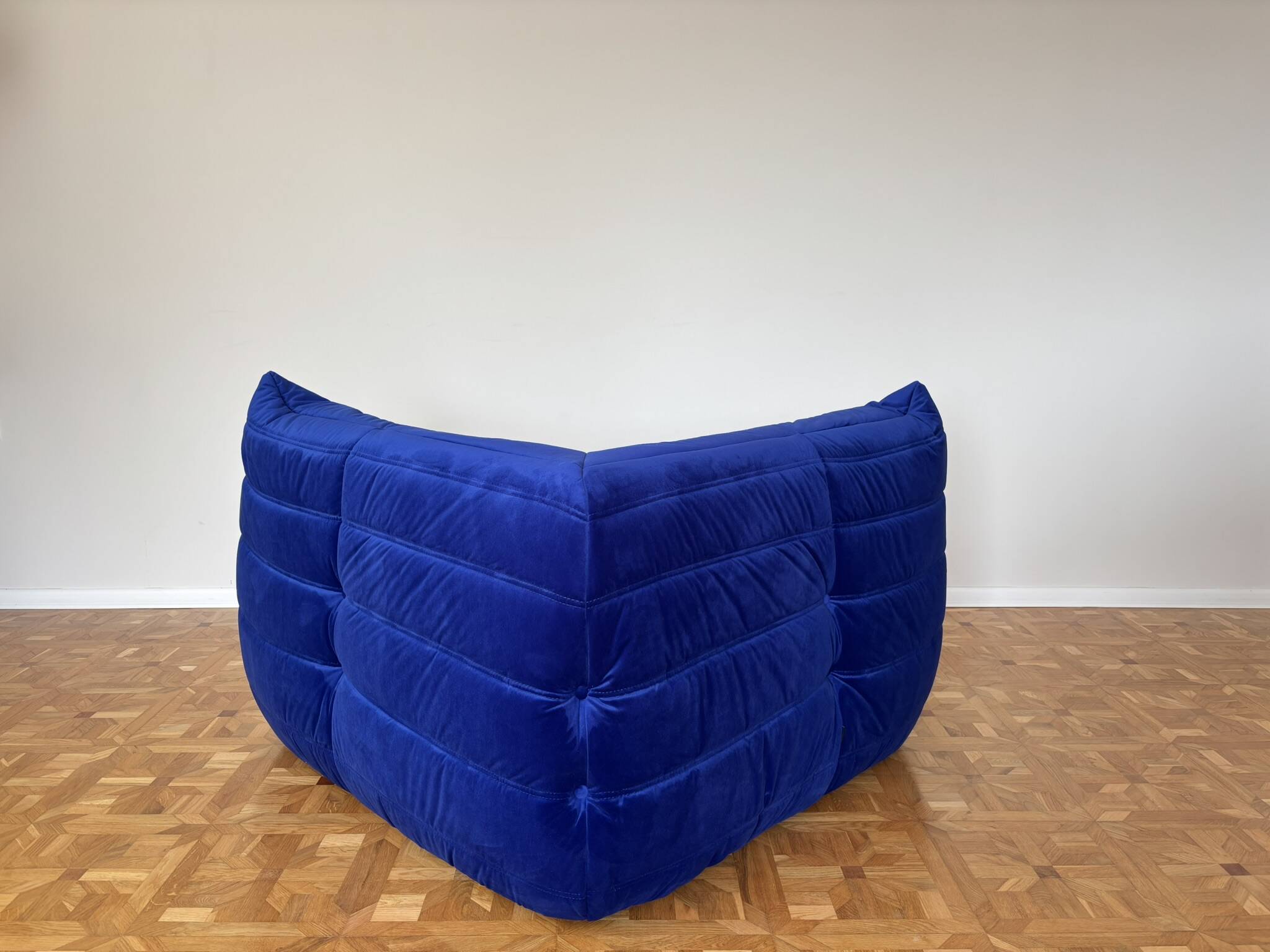 Canapé d'angle Togo avec pouf par Michel Ducaroy pour Ligne Roset