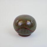 Ceramic nesting pocket emptier
