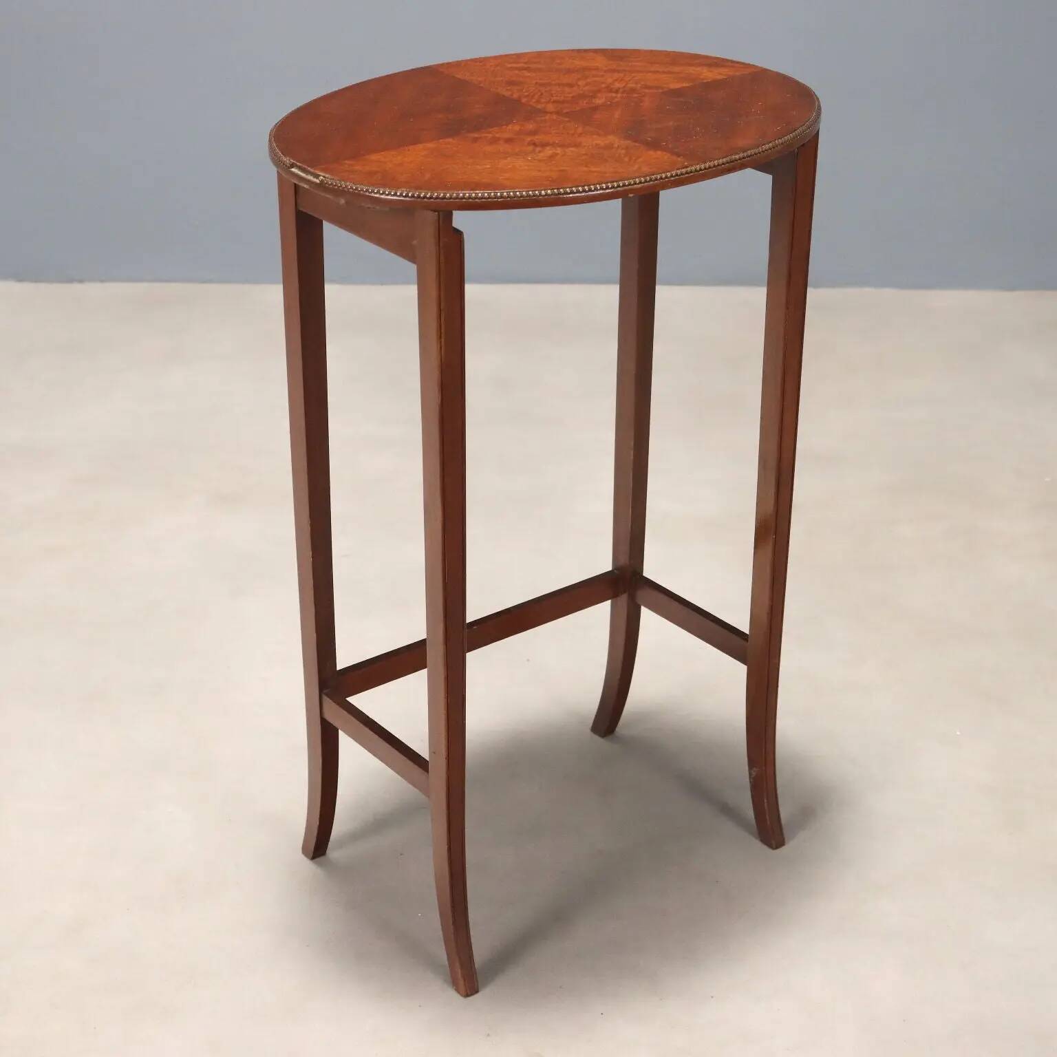 Antique mahogany coffee tables, carved frame, 19th century.
