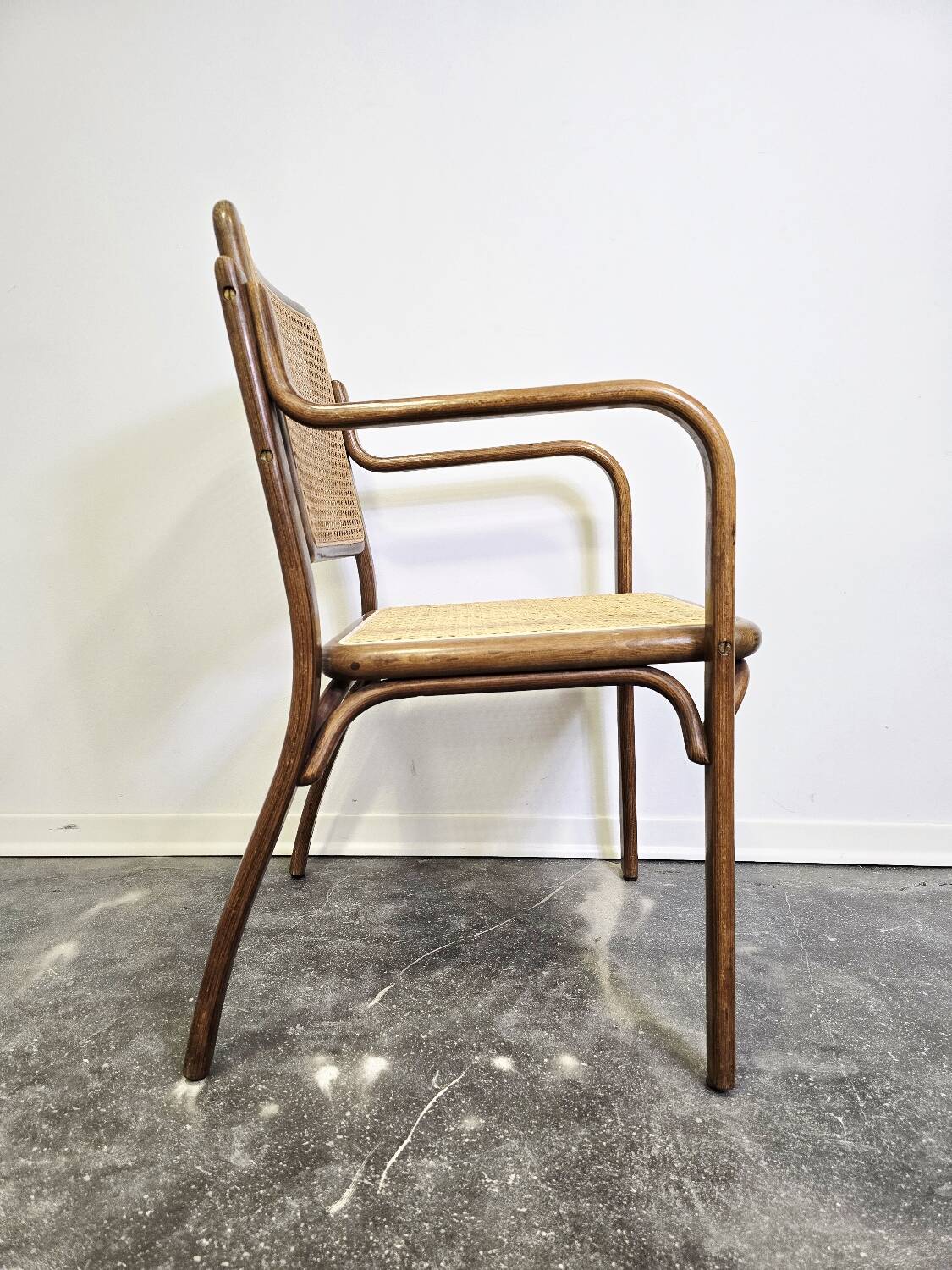 Fauteuil en bois cintré des années 60