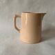 Carafe en porcelaine rose, Sarreguemines, 1930, France